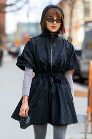 mary leest, black hoodie, black dress, black jacket, raincoat, jacket dress, zipped jacket, zipped dress, grey tights, belted jacket, belted dress, black leather bag, mini bag, animal skin bag, longchamp bag, black sunglasses, butterfly sunglasses, fashion week, frenchystyle, FW, jonathan paciullo, street style, FALL WINTER 2020-2021, AUTUMN WINTER 2020-2021, FW 20-21, vertical, atmosphere details, detail, NYFW, NEW YORK