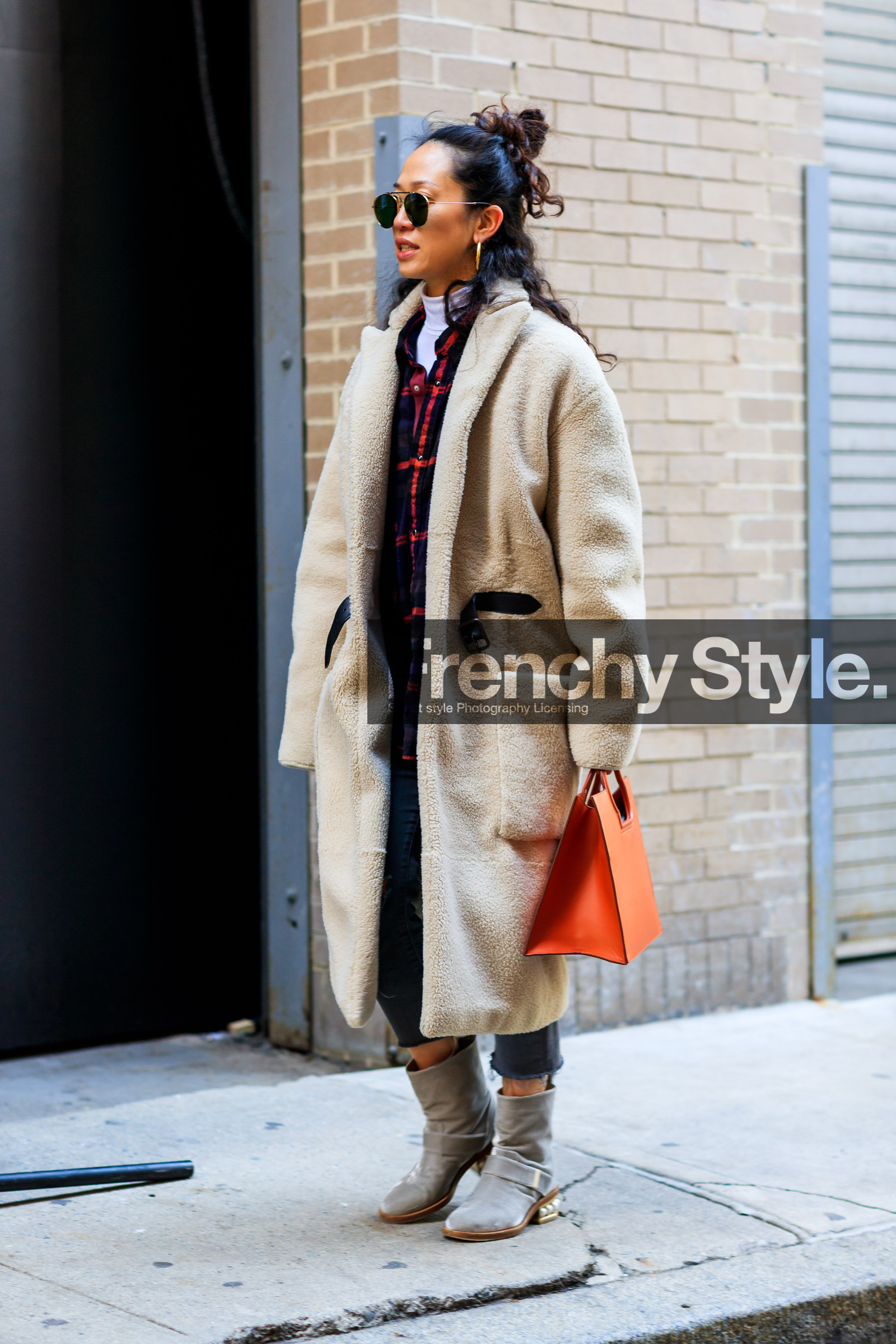 beige boots, beige coat, leather bag, leather shoes, orange bag, pearls, shearling, sunglasses, street style, jonathan paciullo, FW, frenchystyle, fashion week, NYFW, NEW YORK, AUTUMN WINTER 2018-2019, AW 18-19, FALL WINTER 2018-2019, FW 18-19, vertical, full length