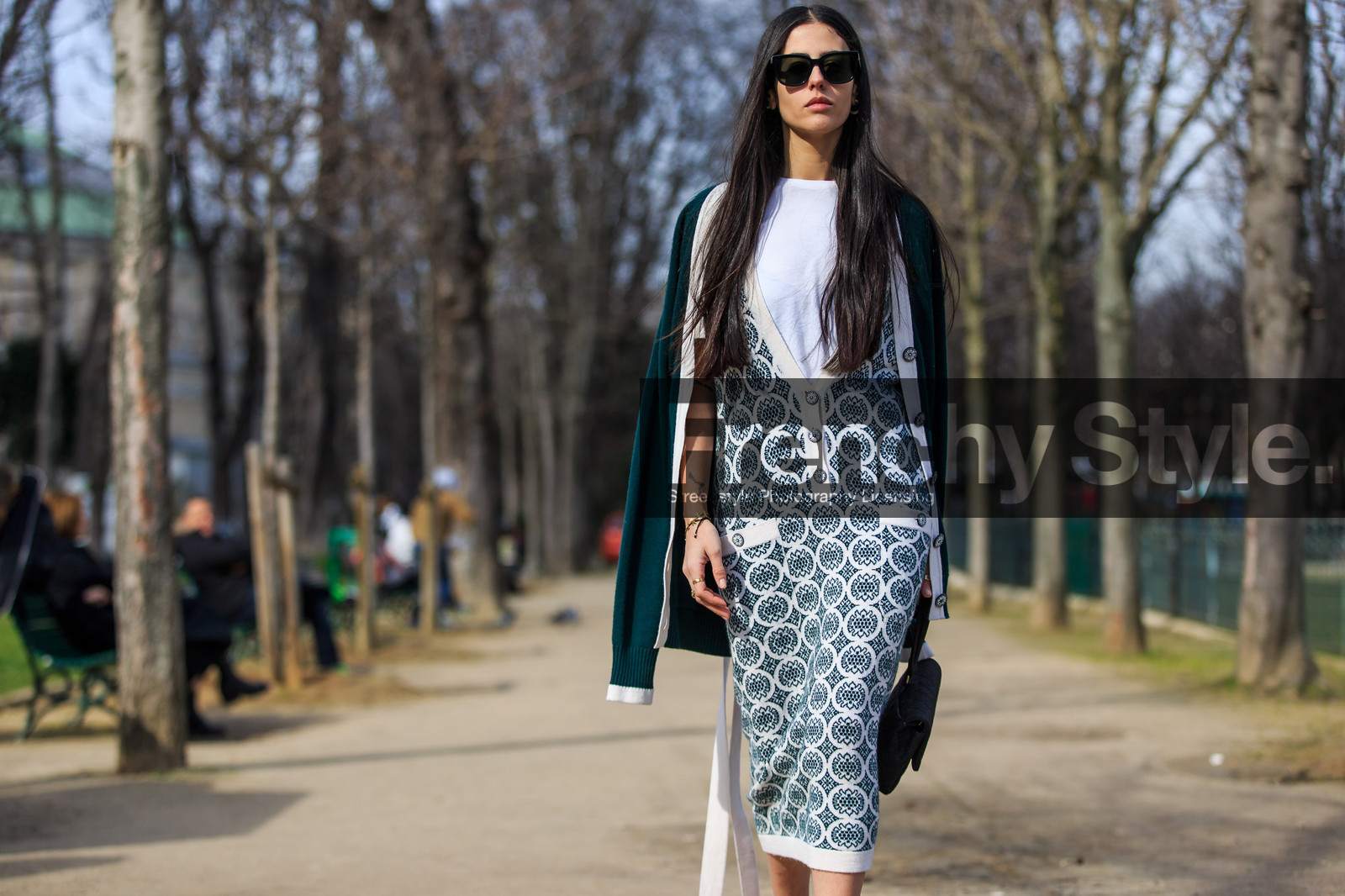 atmosphere details, AUTUMN WINTER 2016-2017, AW 16-17, black bag, cardigan, chanel, detail, FALL WINTER 2016-2017, fashion week, frenchystyle, FW, FW 16-17, gilda ambrosio, green cardigan, horizontal, jonathan paciullo, over the shoulder, PARIS, PFW, printed dress, street style, sunglasses, white dress