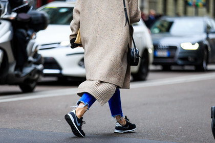 atmosphere details, AUTUMN WINTER 2016-2017, AW 16-17, back detail, beige coat, beige jacket, beige sweater, black bag, black sneakers, blue denim, denim pants, detail, FALL WINTER 2016-2017, fashion week, frenchystyle, FW, FW 16-17, horizontal, jeans, jonathan paciullo, leather bag, LFW, LONDON, MENSWEAR, nike, oversize, ripped pants, street style, trousers