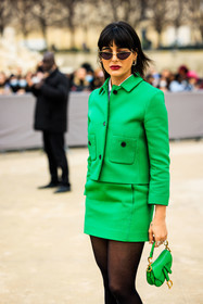 black sunglasses, green look, red lips, dior, mini saddle bag, dior bag, green skirt, mini skirt, green buttoned jacket, maria bernad, fashion week, frenchystyle, FW, jonathan paciullo, street style, AUTUMN WINTER 2022-2023, FALL WINTER 2022_2023, FW 22-23, PFW, PARIS, vertical, detail, green bag