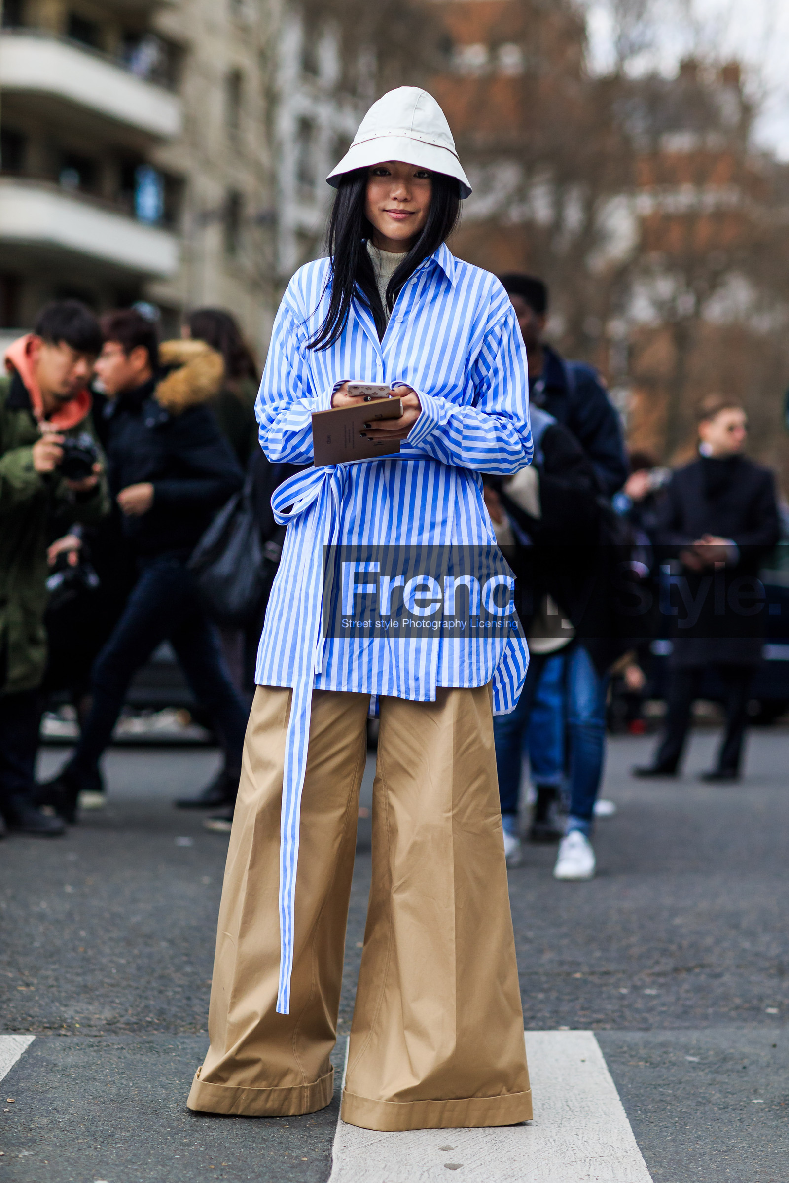 AUTUMN WINTER 2016-2017, AW 16-17, beige hat, beige pants, blue shirt, bow, FALL WINTER 2016-2017, fashion week, frenchystyle, full length, FW, FW 16-17, graphic shirt, jonathan paciullo, PARIS, PFW, street style, striped shirt, trousers, vertical, wide pants, yoyo cao