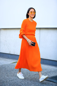 adidas, eva chen, fashion week, frenchystyle, full length, FW, jonathan paciullo, leather shoes, NEW YORK, NYFW, orange skirt, orange sweater, pleated skirt, raf simons, SPRING SUMMER 2018, SS 18, street style, sunglasses, tone on tone, total look orange, vertical