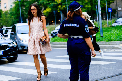 atmosphere details, brown bag, brown shoes, embroidered bag, fashion week, fendi, frenchystyle, full length, FW, horizontal, jonathan paciullo, lace up shoes, leather bag, leather shoes, MFW, MILAN, pink dress, SPRING SUMMER 2017, SS 17, street style, tamara kalinic, trousers