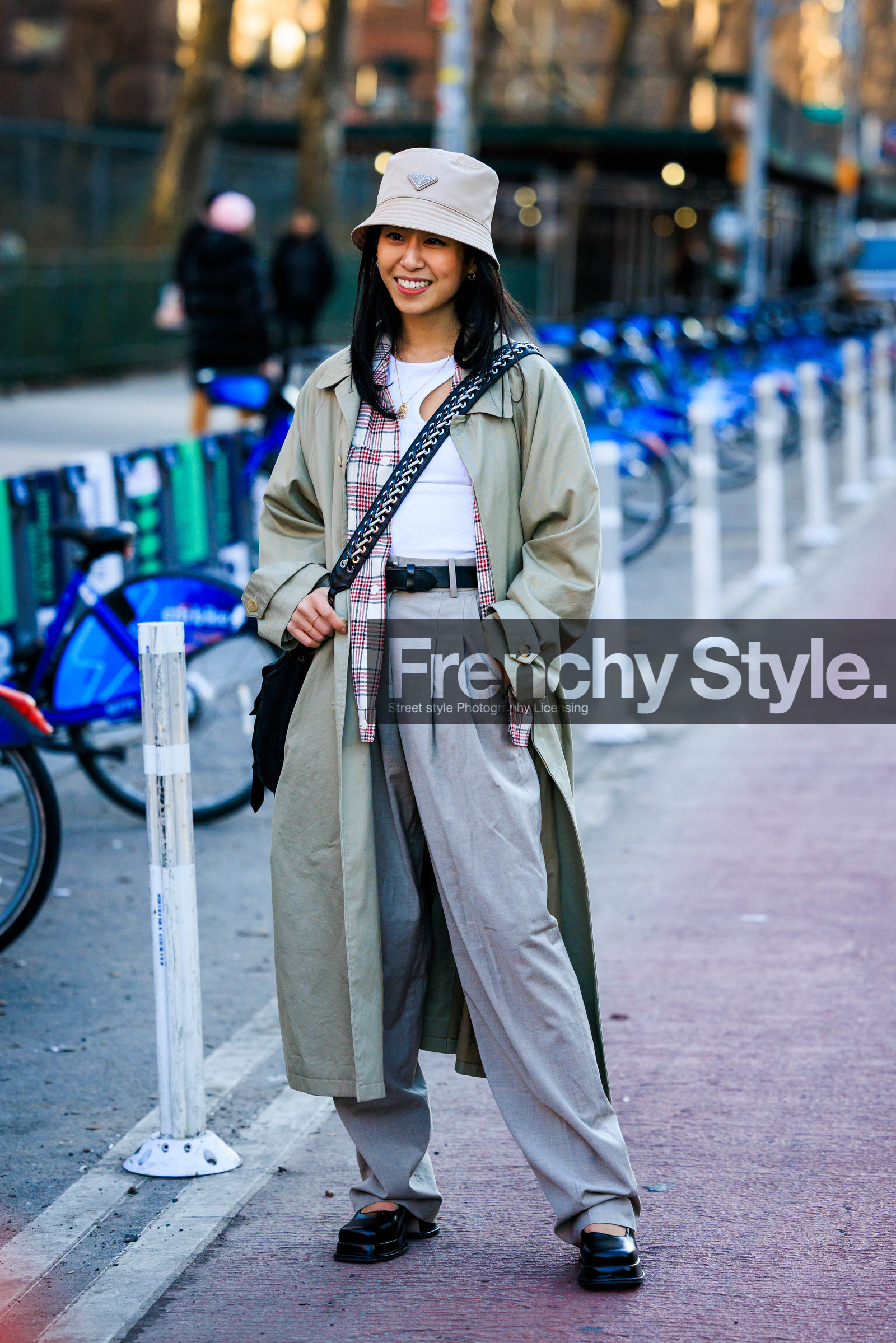 kaki trench coat, grey baggy trousers, black, beige prada bucket hat, cut out white top, red and white plaid shirt, fashion week, frenchystyle, FW, jonathan paciullo, street style, NYFW, NEW YORK, AUTUMN WINTER 2022-2023, FALL WINTER 2022_2023, FW 22-23, vertical, full length