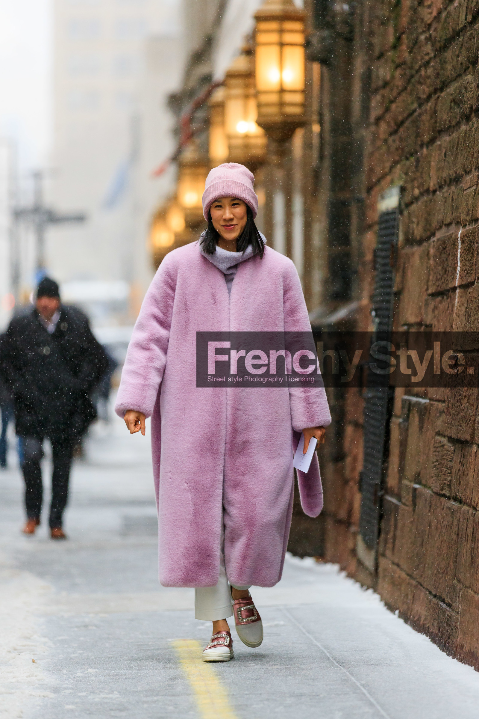 eva chen, Fur coat, leather shoes, pink beanie, pink coat, pink fur, pink shoes, tone on tone, total look pink, street style, jonathan paciullo, frenchystyle, NYFW, NEW YORK, AUTUMN WINTER 2019-2020, AW 19-20, FALL WINTER 2019-2020, FW 19-20, fashion week, FW, vertical, full length