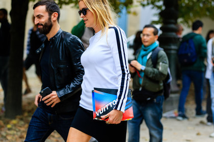 atmosphere details, black skirt, detail, fashion week, frenchystyle, FW, graphic bag, horizontal, jonathan paciullo, leather bag, louis vuitton, multicolor bag, PARIS, PFW, printed bag, SPRING SUMMER 2017, SS 17, street style, striped top, sunglasses, white top
