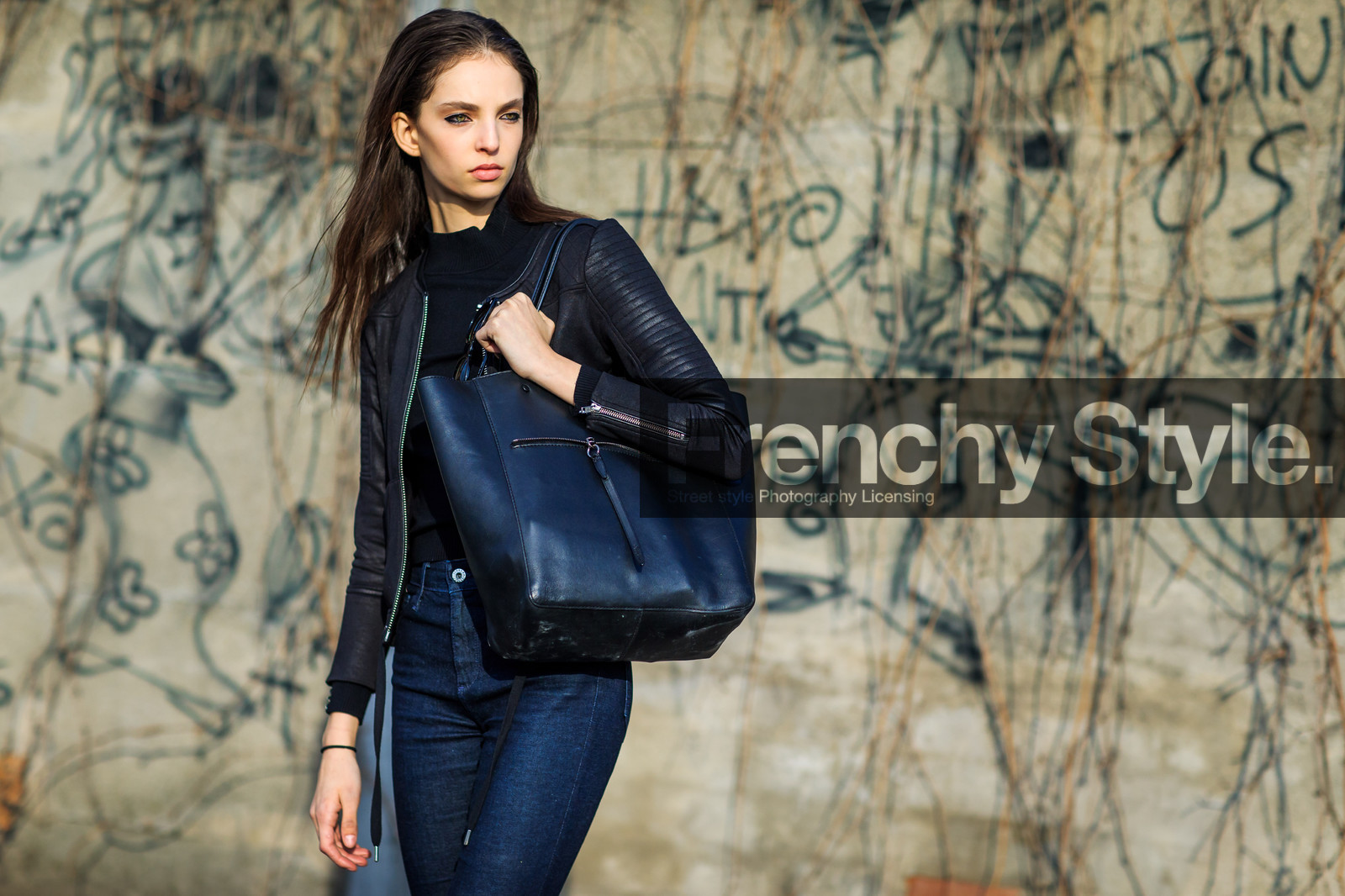 atmosphere details, AUTUMN WINTER 2016-2017, AW 16-17, black bag, black jacket, black sweater, blue denim, denim pants, detail, FALL WINTER 2016-2017, fashion week, frenchystyle, FW, FW 16-17, horizontal, jeans, jonathan paciullo, leather bag, leather jacket, LFW, LONDON, long hair, MENSWEAR, model, street style, trousers