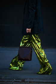 green pants, shiny pants, sequin pants, printed pants, sunglasses, black sunglasses, grey blazer, white tshirt, handbag, leather bag, linda tol, fashion week, frenchystyle, FW, jonathan paciullo, street style, vertical, atmosphere details, detail