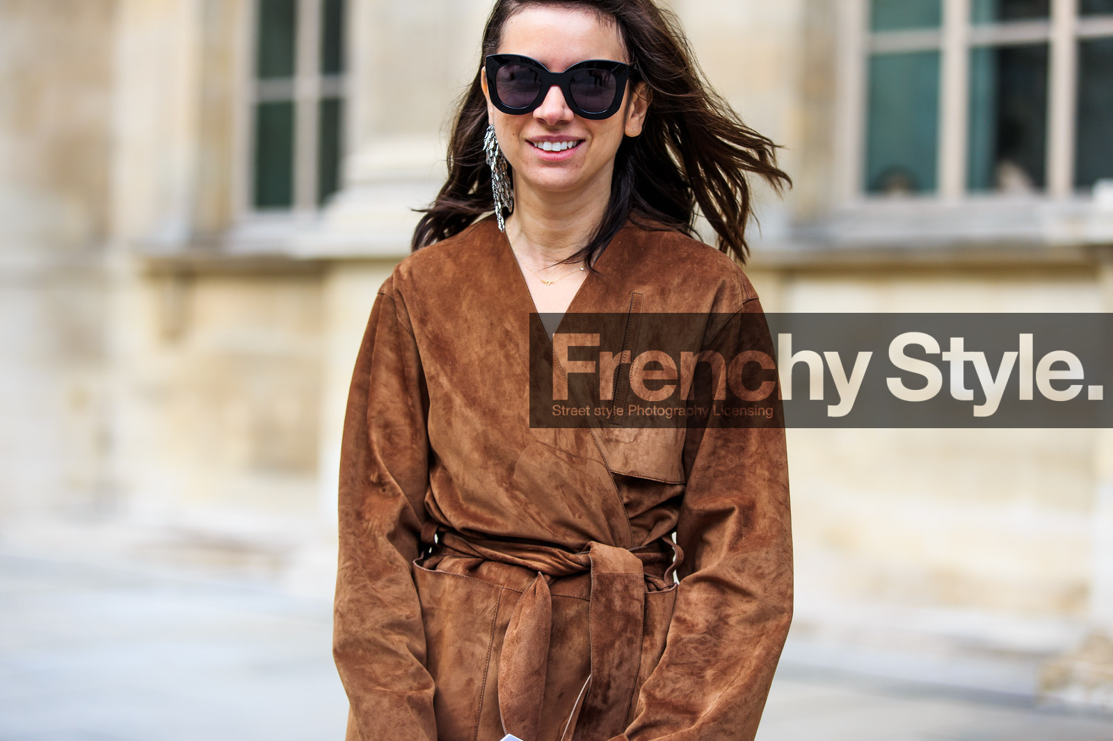 atmosphere details, AUTUMN WINTER 2016-2017, AW 16-17, belted coat, brown coat, cartier, detail, FALL WINTER 2016-2017, fashion week, frenchystyle, FW, FW 16-17, horizontal, jonathan paciullo, leather coat, leather shoes, natasha goldenberg, overcoat, panther ring, PARIS, PFW, street style, suede coat