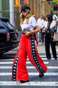 black cap, black shoes, brown bag, fashion week, frenchystyle, full length, fun sunglasses, FW, graphic bag, high heels, high waist, jonathan paciullo, leather bag, leather shoes, louis vuitton, monogram, NEW YORK, NYFW, printed bag, red pants, SPRING SUMMER 2018, SS 18, street style, sunglasses, trousers, vertical, white t shirt, xenia van der woodsen