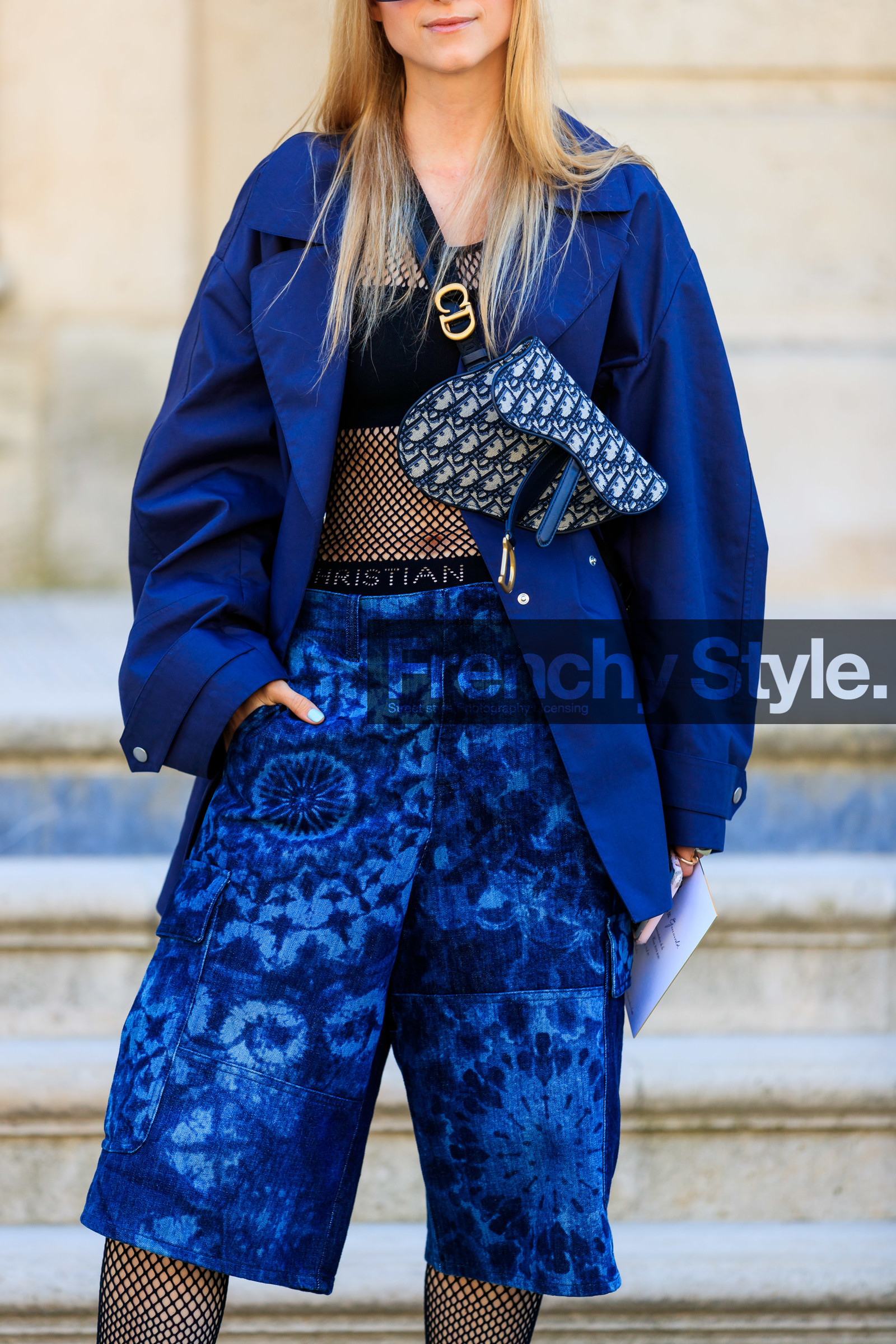black bra, blue bag, blue denim, blue jacket, Charlotte Groeneveld, christian dior, crop top, denim shorts, fishnet, graphic bag, graphic shorts, leather bag, monogram, printed bag, printed shorts, saddle bag, fashion week, frenchystyle, FW, jonathan paciullo, street style, PFW, PARIS, AUTUMN WINTER 2019-2020, AW 19-20, FALL WINTER 2019-2020, FW 19-20, vertical, atmosphere details, detail