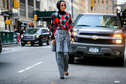 yoyo cao, grey skirt, grey pants, grey pullover, red pullover, black pullover, checked pullover, turtleneck pullover, jacquard pullover, pleated skirt, mini skirt, sheer sunglasses, round shape sunglasses, layered skirt, layered pants, fashion week, frenchystyle, FW, jonathan paciullo, street style, NYFW, NEW YORK, AUTUMN WINTER 2020-2021, FALL WINTER 2020-2021, FW 20-21, horizontal, atmosphere details, full length