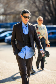 dandy look, sunglasses, brown suit, blue shirt, buttoned vest, caroline issa, fashion week, frenchystyle, FW, jonathan paciullo, street style, vertical, atmosphere details, detail