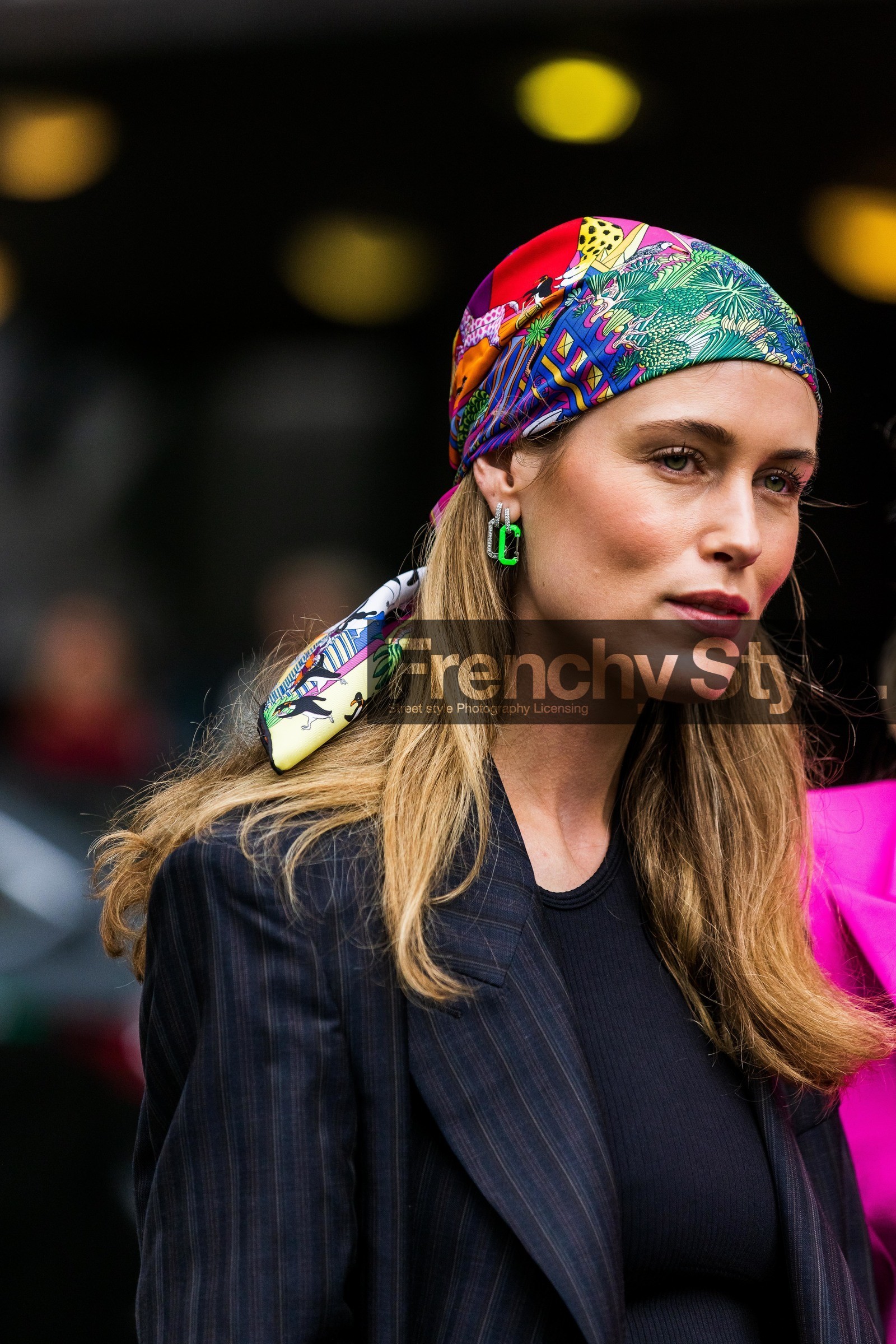 Annabel Rosendahl, hermes scarf, hair details, hair scarf, multicolor scarf, printed scarf, close up detail, scarf, scarf detail, neon green earrings, diamond earrings, dangling earrings, silvered earrings, multi earrings, square shape earrings, green earrings, fashion week, frenchystyle, FW, jonathan paciullo, street style, SPRING SUMMER 2022, SS 22, COPENHAGEN, CPHFW, vertical, atmosphere details