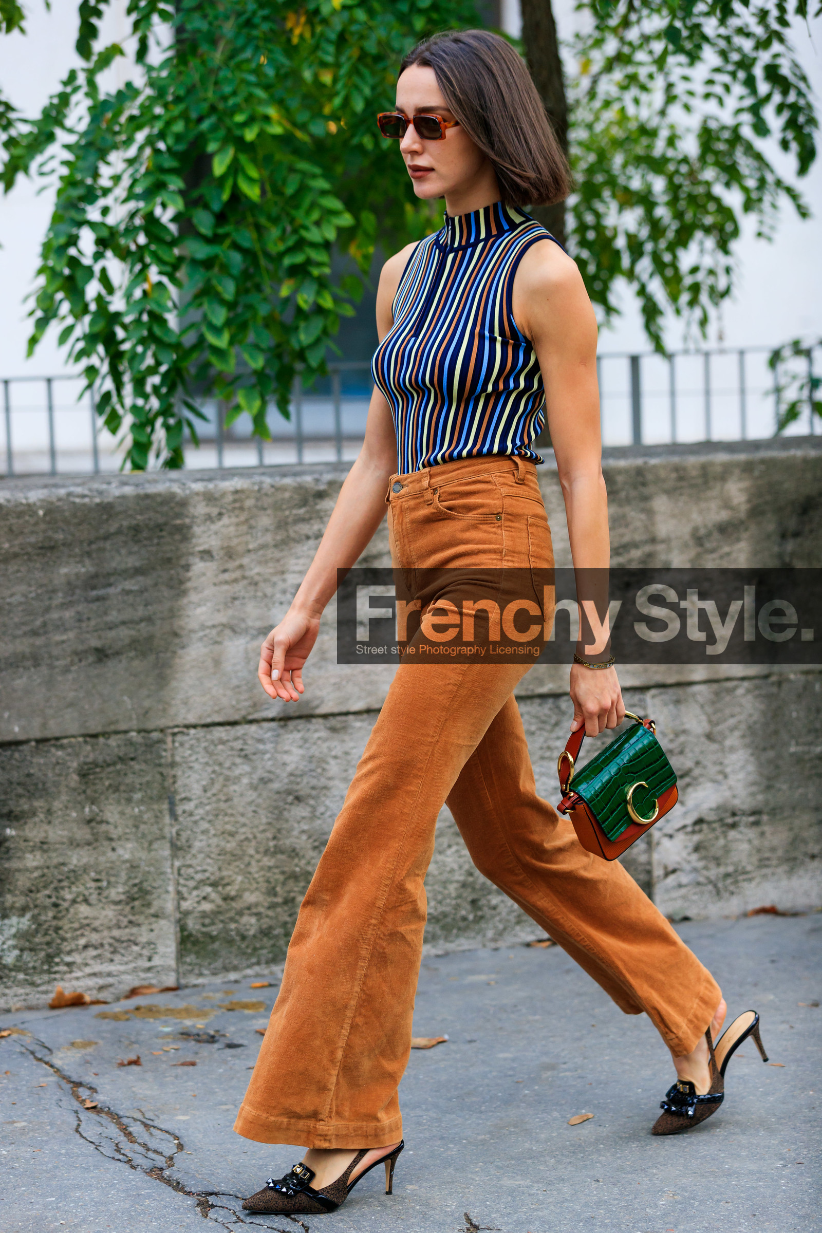 mary leest, striped top, sleeveless top, high collar top, zipped top, camel pants, velvet pants, flare pants, navy blue top, orange top, yellow top, light blue top, kitten heels shoes, sling back shoes, black polish shoes, brown shoes, chloe bag, hand bag, green leather bag, brown leather bag, golden buckle bag, animal skin bag, square shape glasses, scale sunglasses, fashion week, frenchystyle, FW, jonathan paciullo, street style, SPRING SUMMER 2020, SS 20, PFW, PARIS, vertical, full length