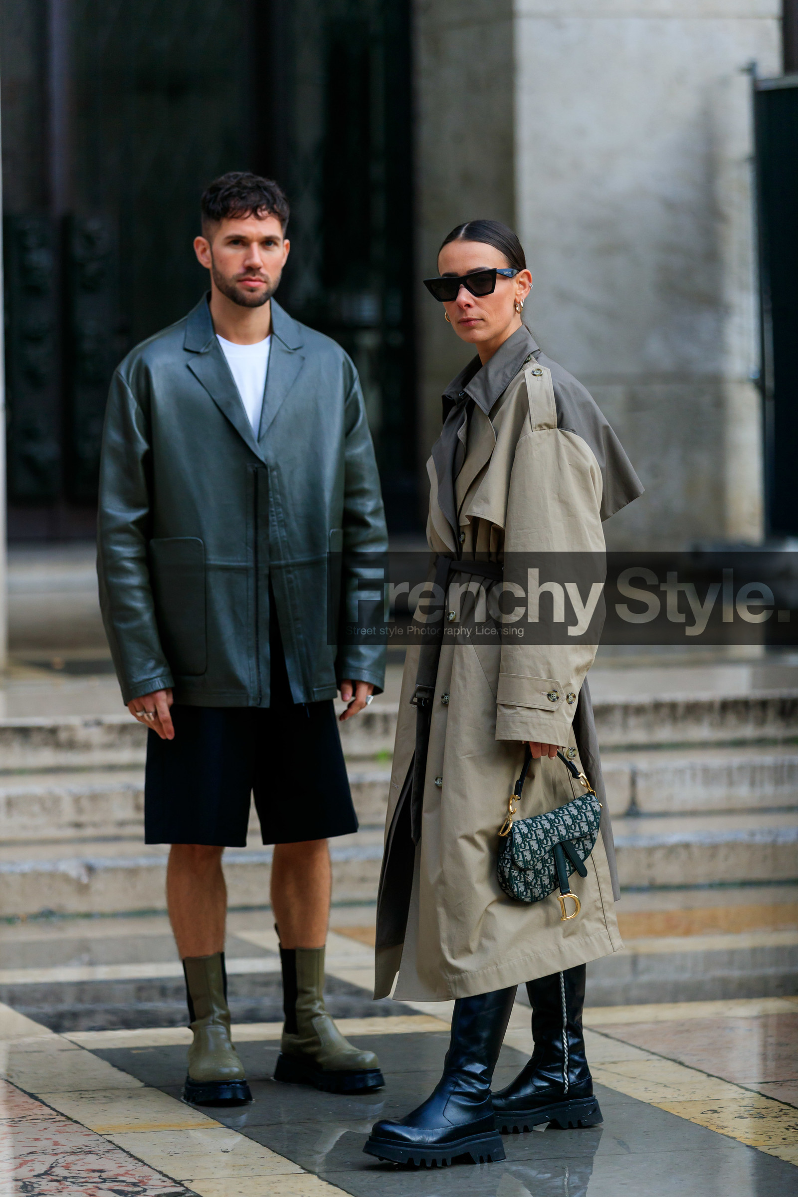 alice & j.s, alice barbier, JS roques, kaki trench coat, beige trench coat, bicolor trench coat, green leather bag, monogrammed bag, dior bag, dior saddle bag, hand bag, mini bag, black sunglasses, black leather boots, celine sunglasses, flat boots, high boots, big sole boots, green leather jacket, kaki leather boots, chelsea boots, fashion week, frenchystyle, FW, jonathan paciullo, street style, PFW, PARIS, vertical, full length