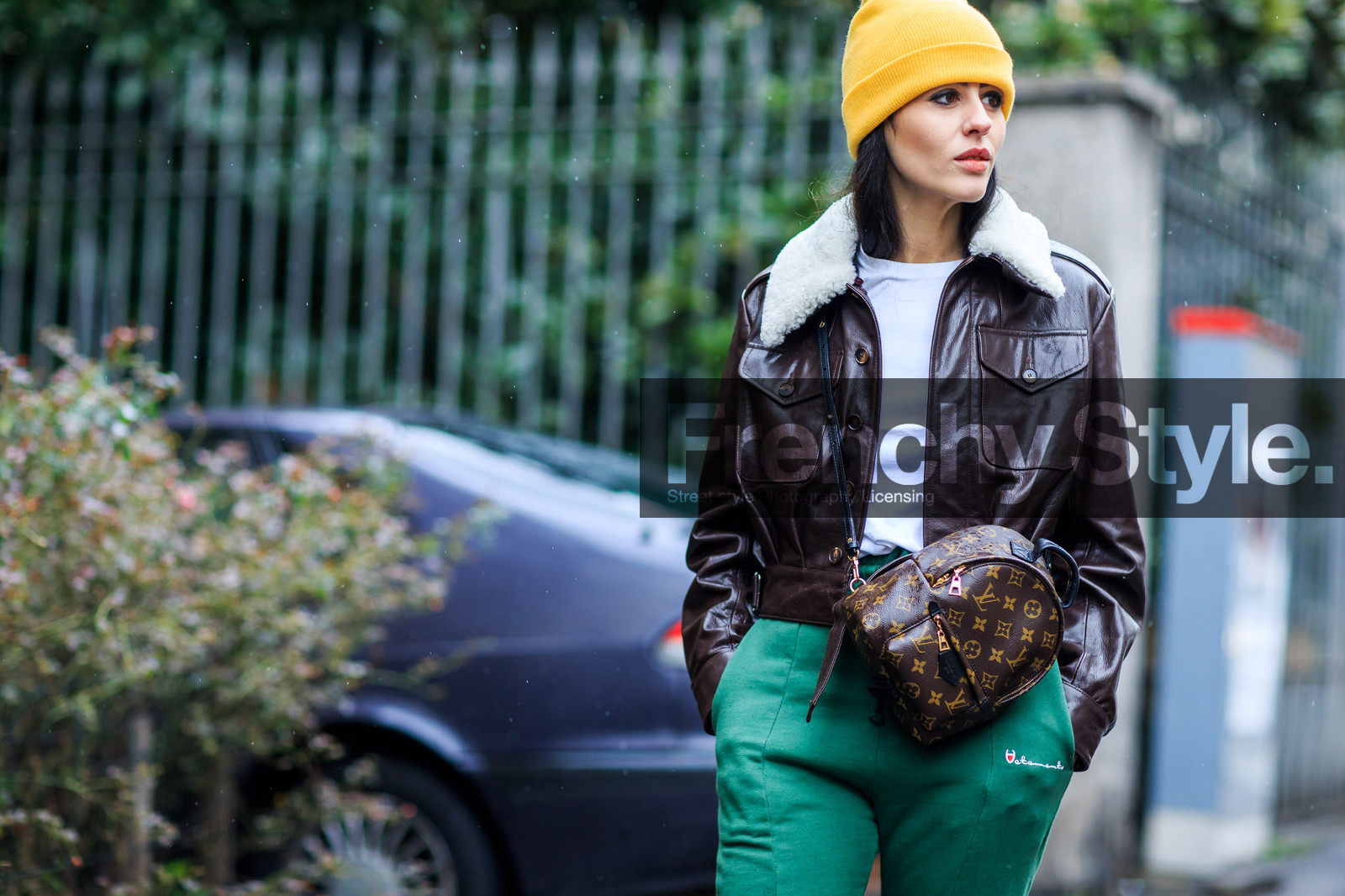 atmosphere details, AUTUMN WINTER 2016-2017, AW 16-17, backpack, brown bag, brown jacket, detail, FALL WINTER 2016-2017, fashion week, frenchystyle, fur collar, FW, FW 16-17, gilda ambrosio, green pants, horizontal, jonathan paciullo, leather bag, leather jacket, LFW, LONDON, louis vuitton, MENSWEAR, monogram, shearling, street style, sweatpants, vêtements, yellow beanie