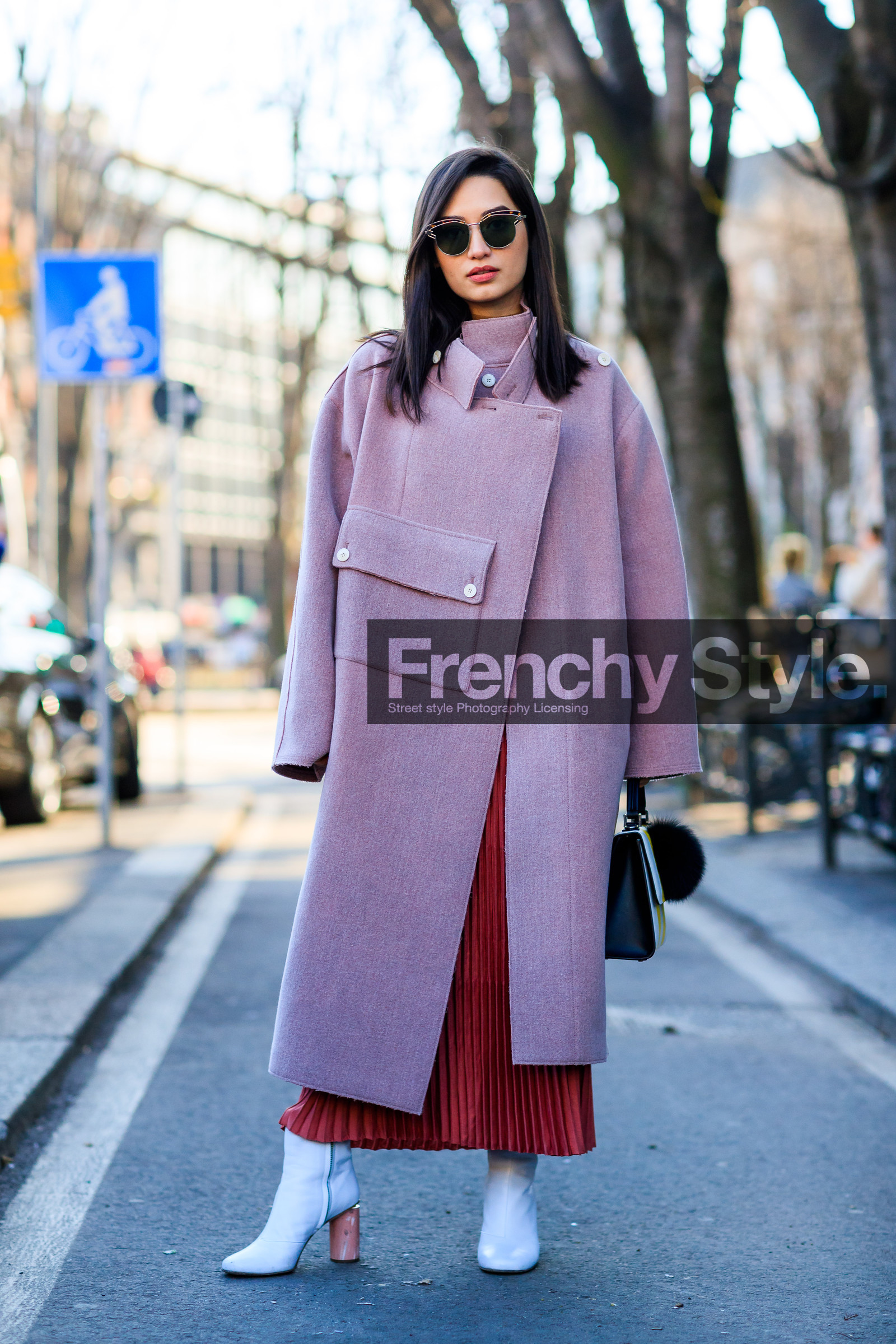 AUTUMN WINTER 2017-2018, AW 17-18, FALL WINTER 2017-2018, fashion week, frenchystyle, full length, FW, FW 17-18, graphic bag, high heels, jonathan paciullo, leather bag, leather shoes, MFW, MILAN, pink coat, pleated skirt, printed bag, red skirt, street style, striped bag, sunglasses, vertical, white boots, yellow bag