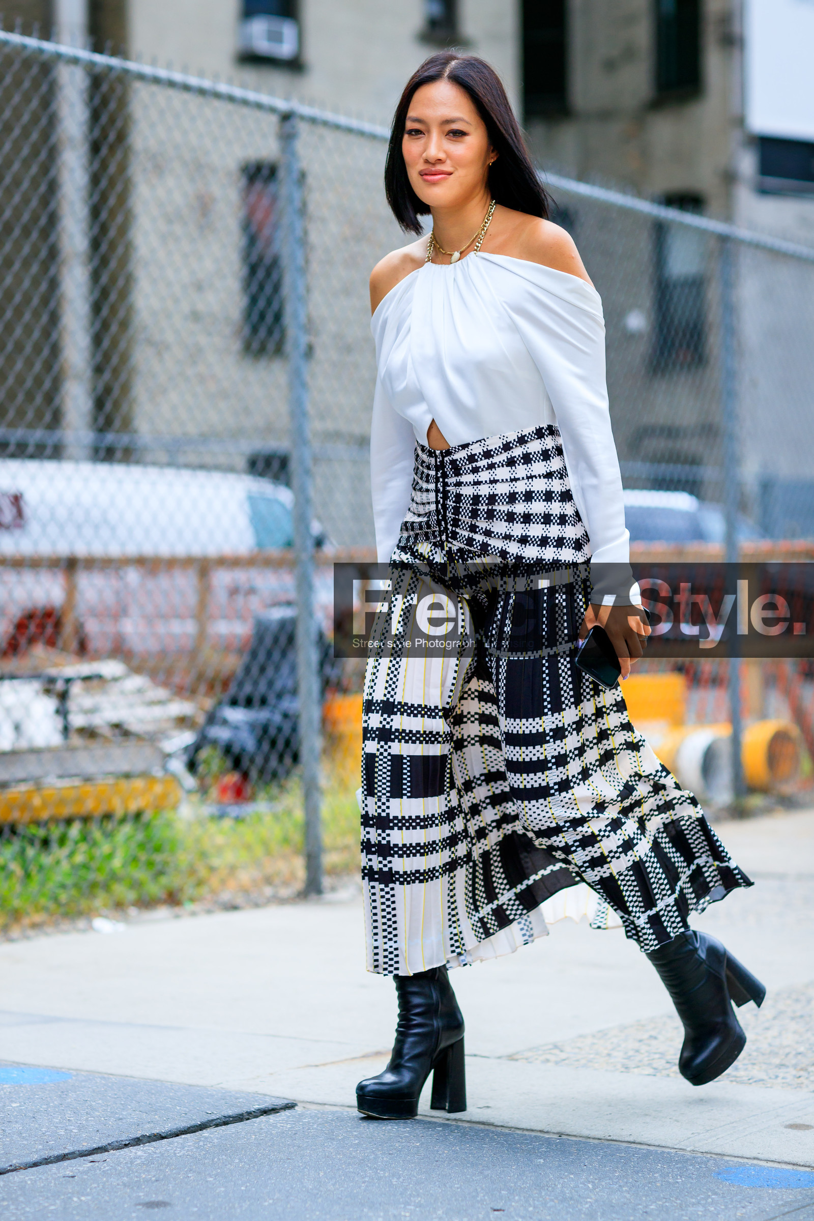 black and white, black shoes, checked, graphic dress, graphic skirt, high heels, leather bag, leather shoes, plaid, printed dress, printed skirt, rejina pyo, tartan, Tiffany Hsu, white bag, street style, jonathan paciullo, FW, frenchystyle, fashion week, NYFW, NEW YORK, SPRING SUMMER 2019, SS 19, vertical, full length
