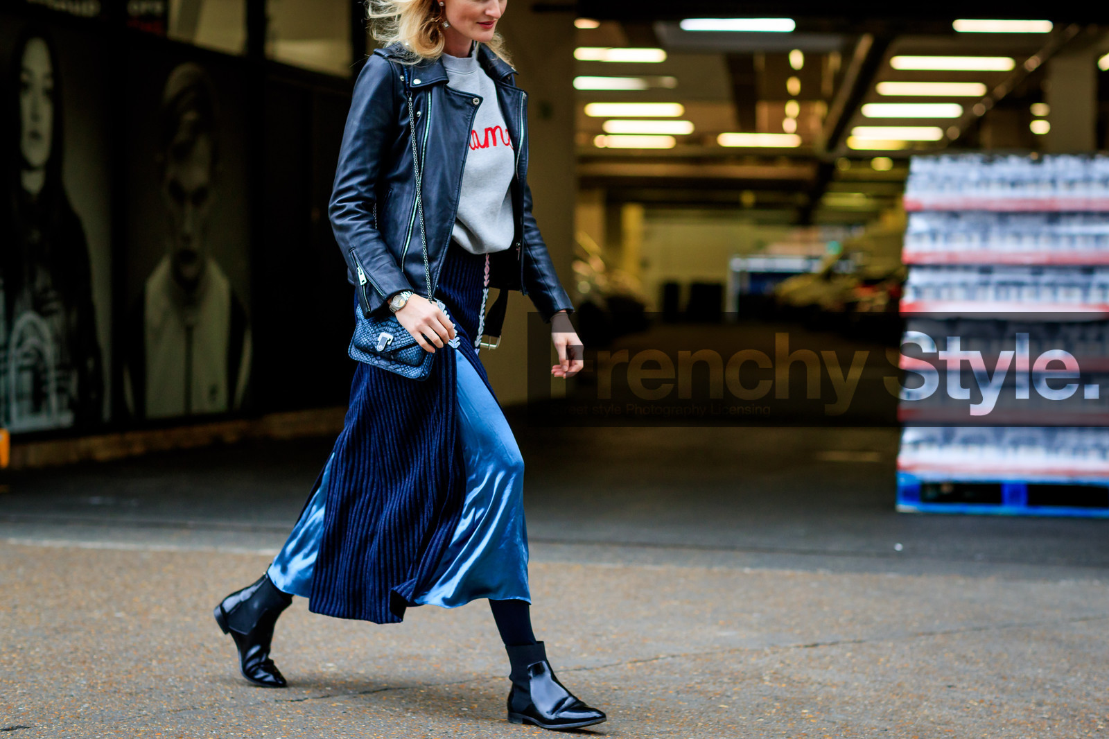 atmosphere details, AUTUMN WINTER 2017-2018, AW 17-18, black bag, black jacket, black perfecto, black shoes, blue skirt, candice lake, detail, FALL WINTER 2017-2018, fashion week, frenchystyle, FW, FW 17-18, horizontal, jonathan paciullo, leather bag, leather jacket, leather perfecto, LFW, LONDON, long skirt, street style, velvet