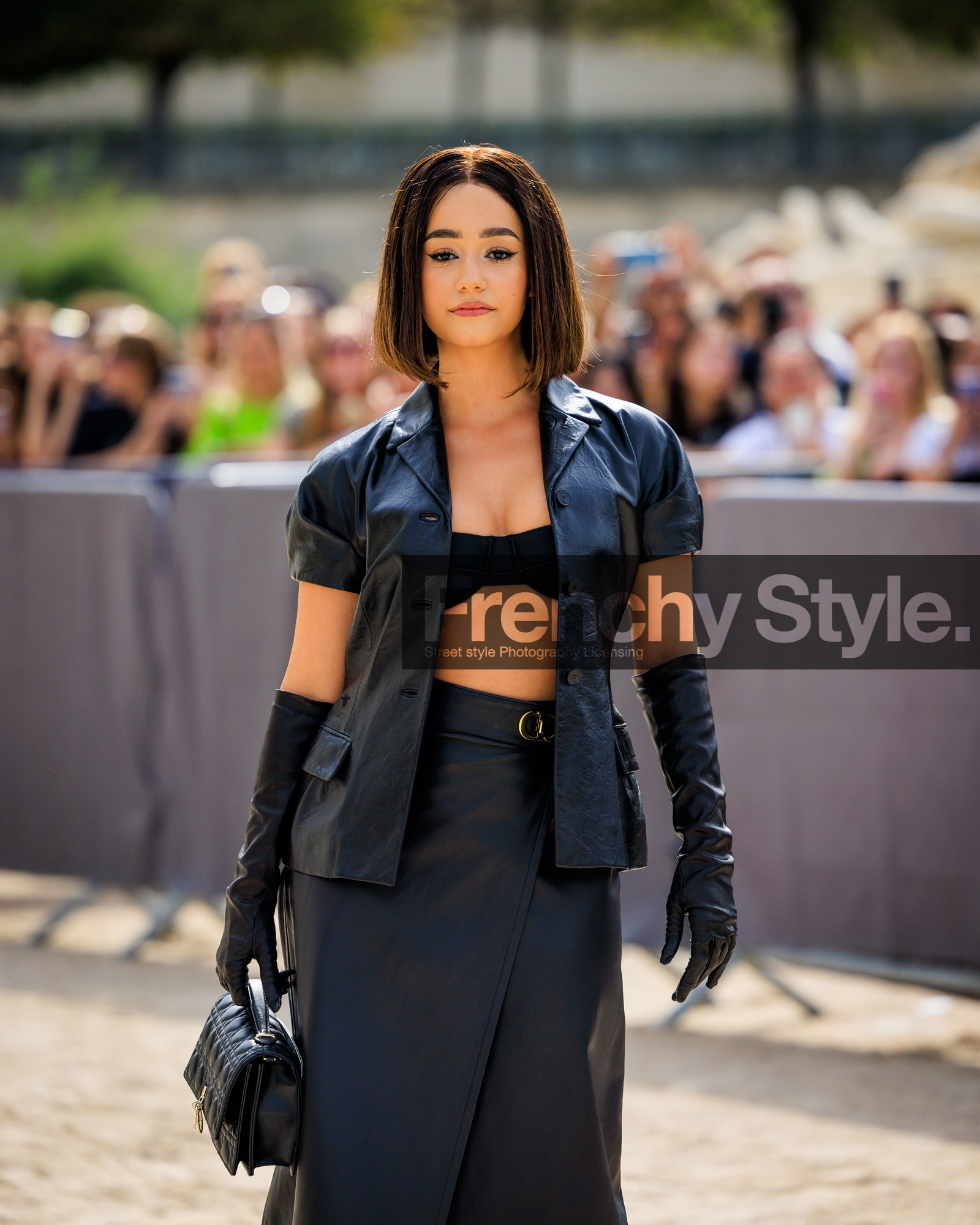 fashion week, frenchystyle, FW, jonathan paciullo, street style, PFW, PARIS, SPRING SUMMER 2024, SS 24, vertical, atmosphere details, detail