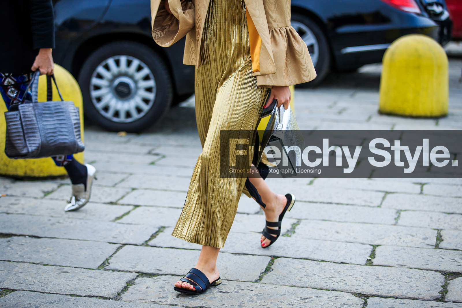 atmosphere details, AUTUMN WINTER 2016-2017, AW 16-17, black sandals, detail, FALL WINTER 2016-2017, fashion week, frenchystyle, FW, FW 16-17, glitter, gold, golden jumpsuit, golden pants, horizontal, jonathan paciullo, leather bag, leather clutch, leather shoes, LFW, LONDON, MENSWEAR, shiny, silver bag, silver clutch, street style