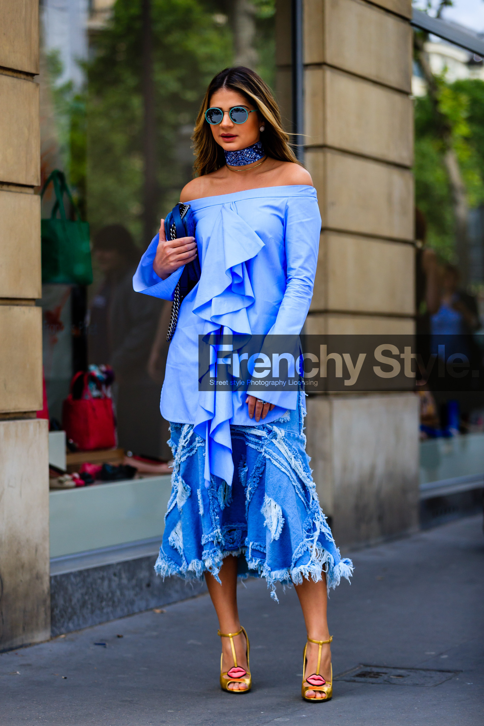 AUTUMN WINTER 2016-2017, AW 16-17, blue bag, blue bandana, blue denim, blue top, bustier top, chanel, denim bag, denim skirt, FALL WINTER 2016-2017, fashion week, frenchystyle, full length, FW, FW 16-17, golden shoes, HAUTE COUTURE, high heels, jonathan paciullo, leather shoes, MENSWEAR, metallic heels, PARIS, PFW, shiny shoes, street style, sunglasses, thassia naves, vertical