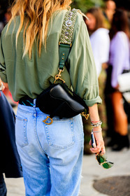 black bag, blue denim, christian dior, denim pants, green shirt, jeans, leather bag, saddle bag, trousers, fashion week, frenchystyle, FW, jonathan paciullo, street style, MFW, MILAN, SPRING SUMMER 2019, SS 19, vertical, atmosphere details, detail