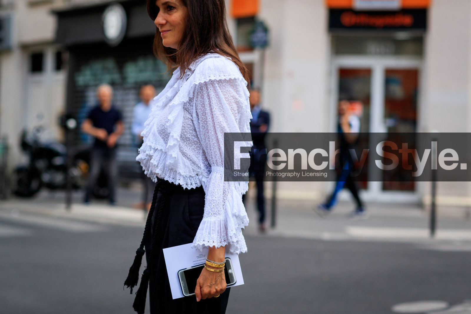 black pants, ruffles, white shirt, PFW, fashion week, frenchystyle, FW, jonathan paciullo, street style, PARIS, horizontal, atmosphere details, detail, AUTUMN WINTER 2018-2019, FALL WINTER 2018-2019, FW 18-19, Emmanuelle Alt