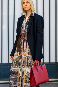 black jacket, blazer, brown belt, brown dress, graphic dress, leather bag, linda tol, printed dress, red bag, fashion week, frenchystyle, FW, jonathan paciullo, street style, PFW, PARIS, AUTUMN WINTER 2019-2020, AW 19-20, FALL WINTER 2019-2020, FW 19-20, vertical, atmosphere details, detail