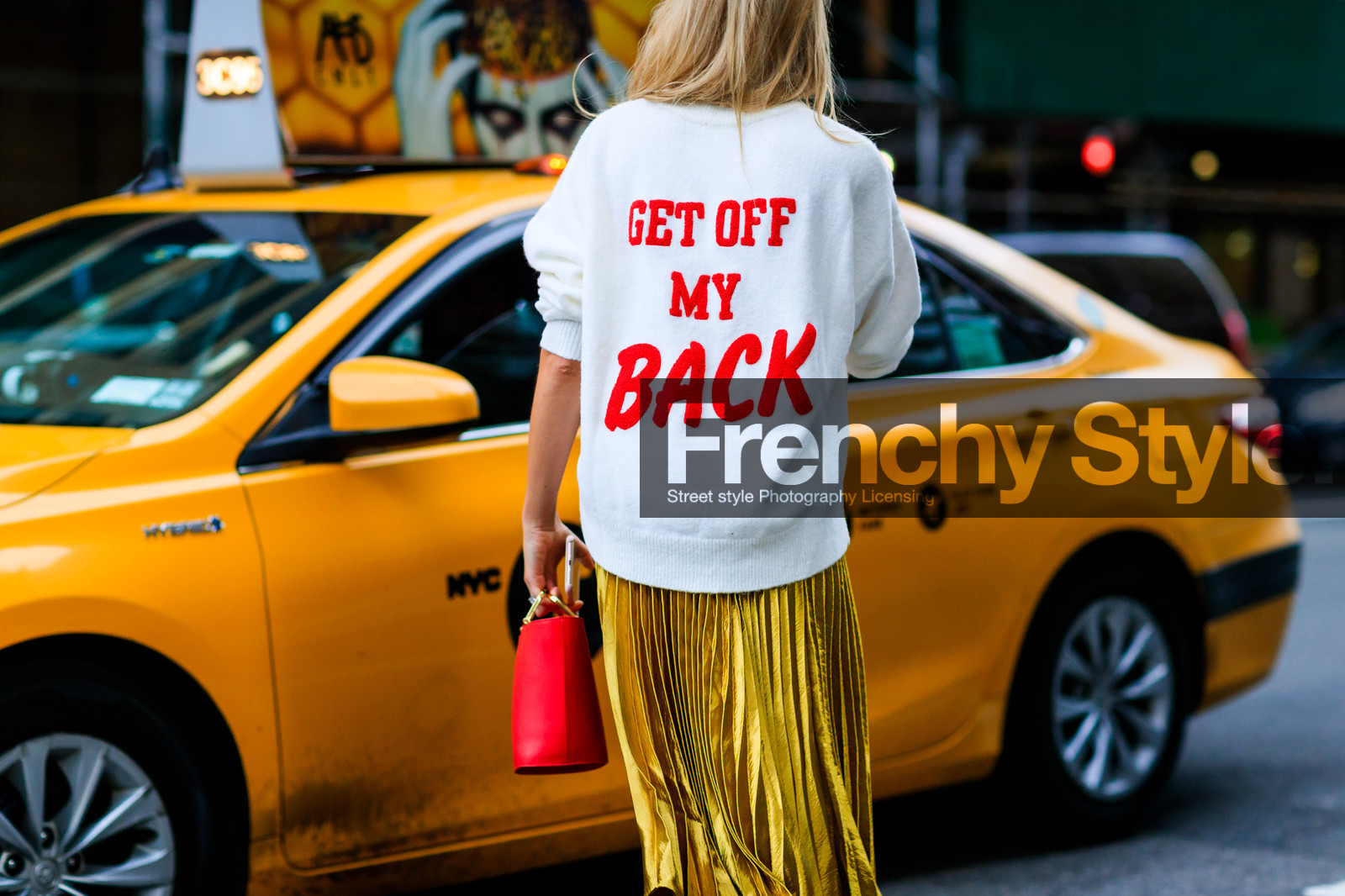 atmosphere details, back detail, detail, fashion week, frenchystyle, FW, golden skirt, horizontal, jonathan paciullo, leather bag, message, NEW YORK, NYFW, pleated skirt, printed sweater, red bag, SPRING SUMMER 2018, SS 18, street style, white sweater, yellow skirt