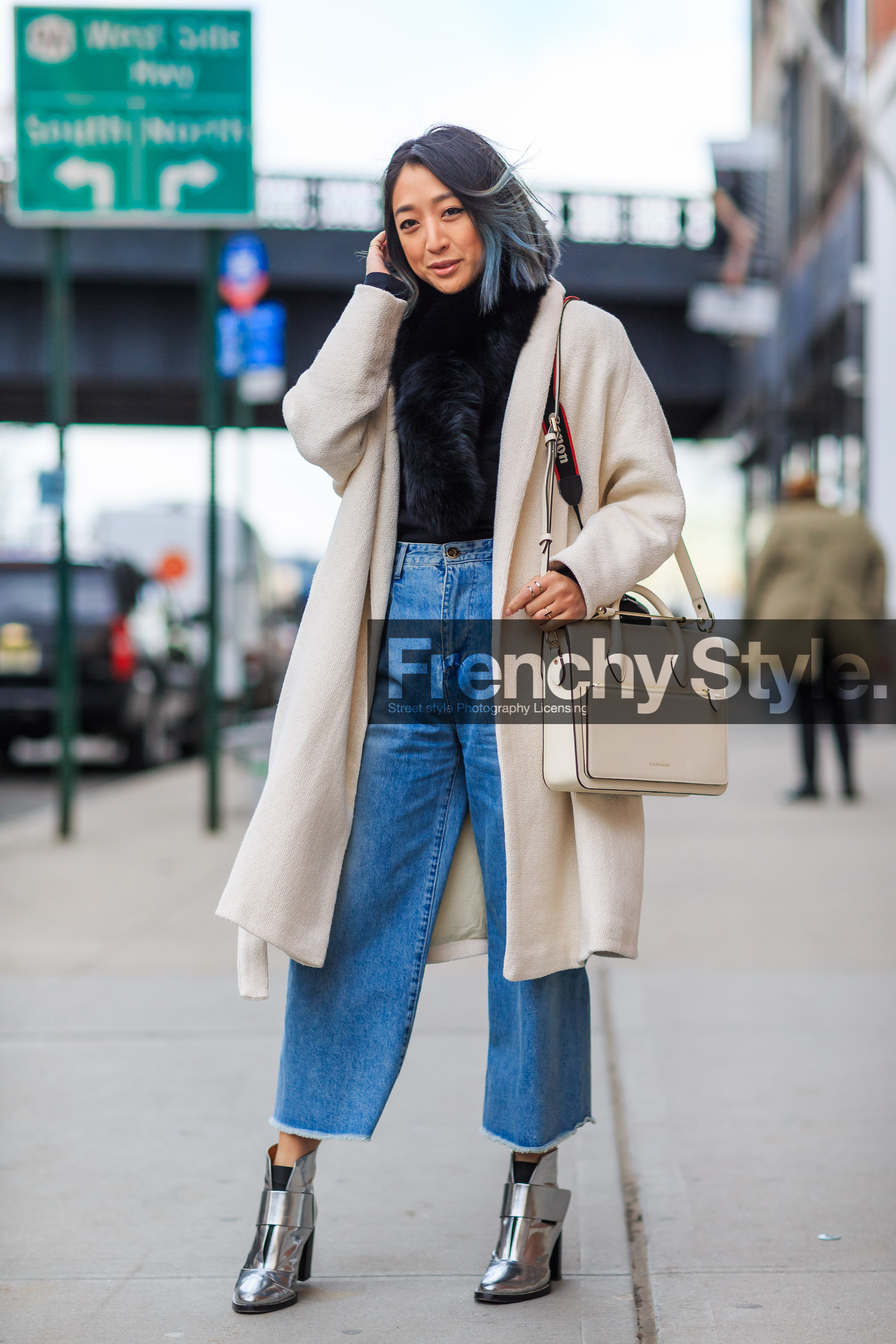 AUTUMN WINTER 2016-2017, AW 16-17, black fur, black scarf, blue denim, denim pants, dyed hair, FALL WINTER 2016-2017, fashion week, frenchystyle, full length, fur collar, fur collard, FW, FW 16-17, high heels, jeans, jonathan paciullo, leather bag, leather boots, NEW YORK, NYFW, silver shoes, street style, trousers, vertical, white bag, white coat, woman