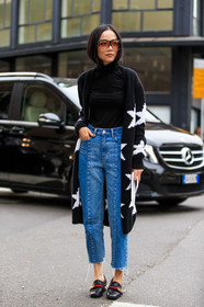 AUTUMN WINTER 2016-2017, AW 16-17, black cardigan, black knit, black loafers, black sweater, black top, black turtleneck, blue denim, denim pants, embroidered sweater, FALL WINTER 2016-2017, fashion week, frenchystyle, full length, FW, FW 16-17, gucci, jeans, jonathan paciullo, leather shoes, LFW, LONDON, MENSWEAR, pearls, printed sweater, ripped pants, stars, street style, sunglasses, trousers, vertical, vêtements, yoyo cao