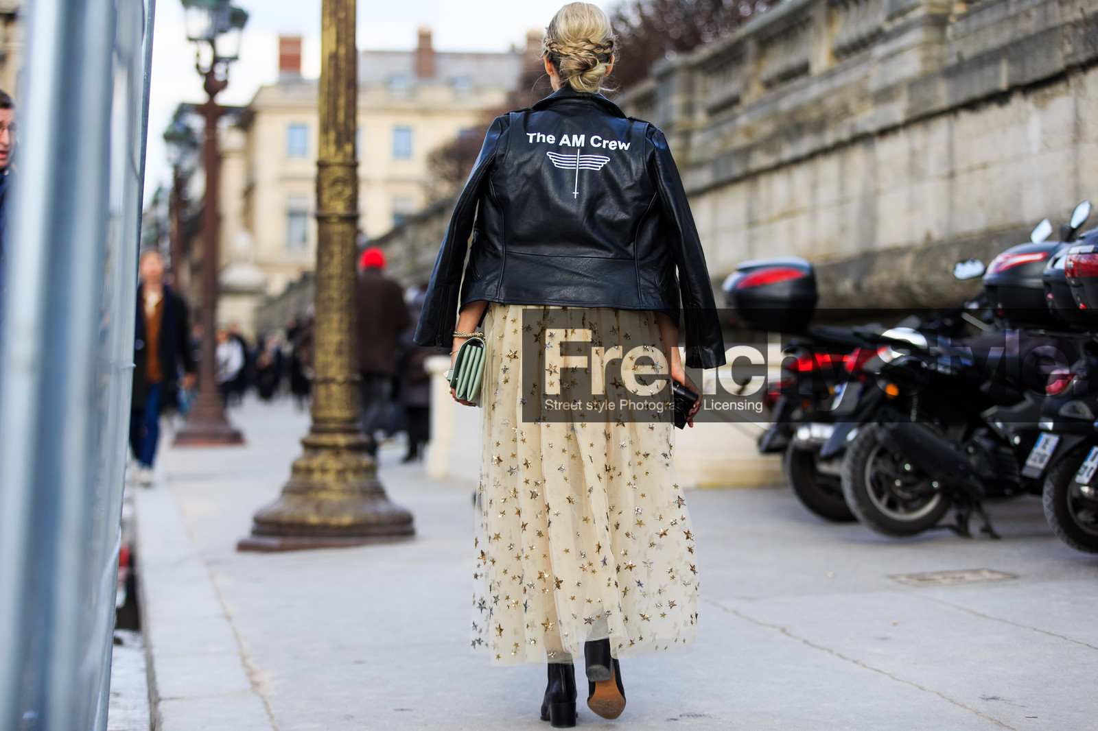 atmosphere details, AUTUMN WINTER 2016-2017, AW 16-17, back detail, beige skirt, black boots, black jacket, black perfecto, black sweater, Charlotte Groeneveld, detail, FALL WINTER 2016-2017, fashion week, frenchystyle, FW, FW 16-17, horizontal, jonathan paciullo, leather boots, leather jacket, leather perfecto, message, over the shoulder, PARIS, PFW, printed skirt, printed sweater, stars, street style