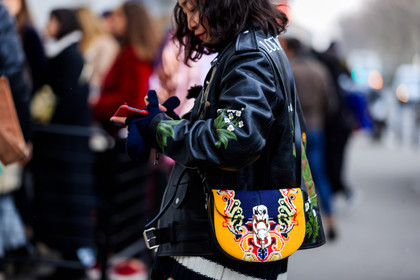 black jacket, black perfecto, embroideries, floral, flowers, graphic bag, graphic jacket, leather bag, leather jacket, leather perfecto, loewe, printed bag, printed jacket, yellow bag, fashion week, frenchystyle, FW, jonathan paciullo, street style, PFW, PARIS, AUTUMN WINTER 2018-2019, FALL WINTER 2018-2019, FW 18-19, horizontal, atmosphere details