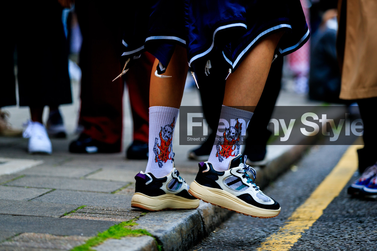 black shoes, grey sneakers, leather shoes, veronika heilbrunner, white socks, fashion week, frenchystyle, FW, jonathan paciullo, street style, LFW, LONDON, SPRING SUMMER 2019, SS 19, atmosphere details, horizontal, detail
