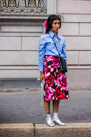 bag, black bag, blue shirt, color, colored skirt, crossbody bag, flower, flower print, flower skirt, jil sander bag, leather bag, leather boots, margiela boots, pink skirt, print, printed skirt, shirt, silver boots, skirt, fashion week, frenchystyle, FW, jonathan paciullo, street style, SPRING SUMMER 2022, SS 22, MFW, MILAN, vertical, full length