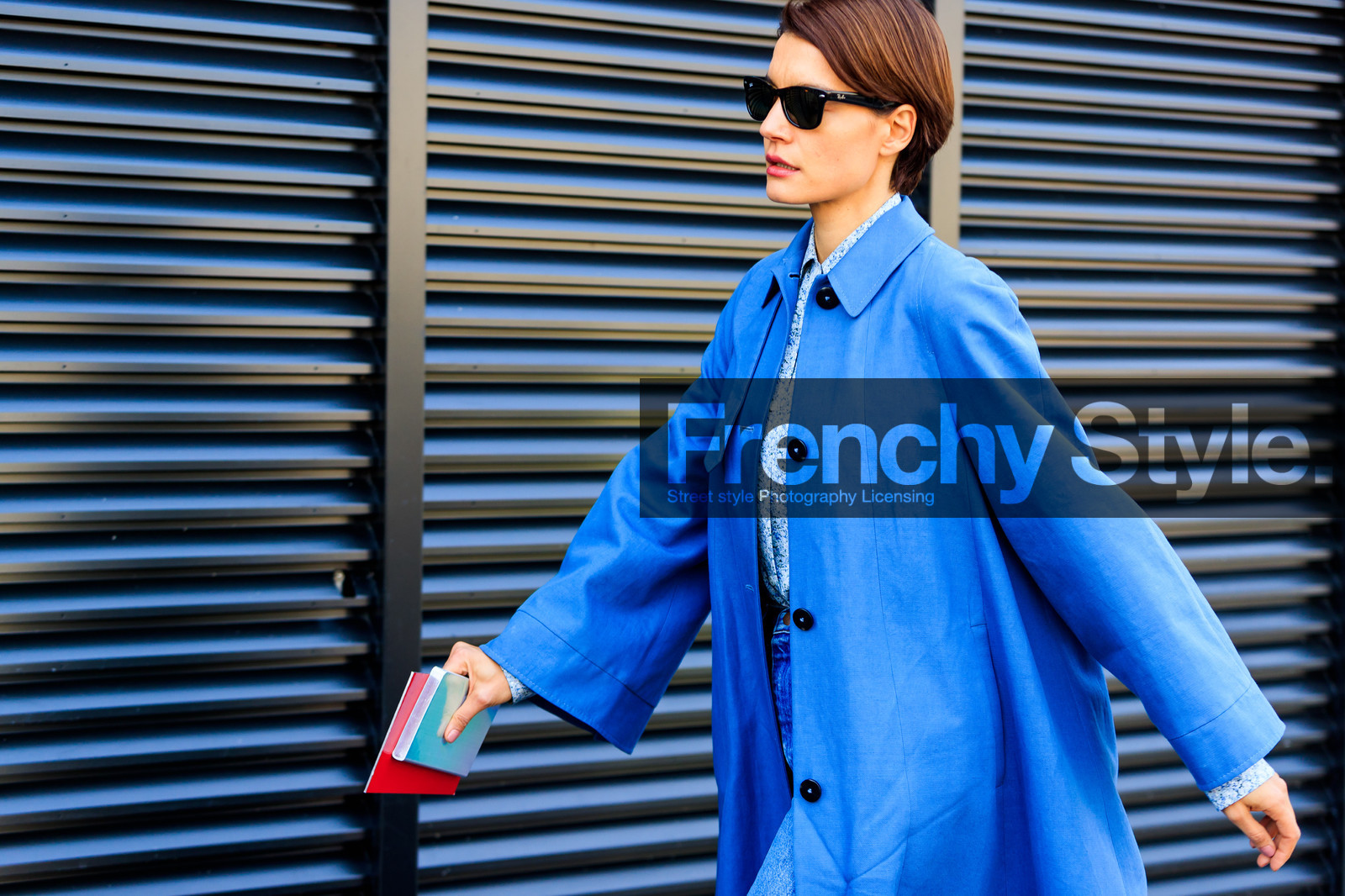 atmosphere details, AUTUMN WINTER 2017-2018, AW 17-18, blue coat, detail, FALL WINTER 2017-2018, fashion week, frenchystyle, FW, FW 17-18, horizontal, jonathan paciullo, MFW, MILAN, ray ban, street style, sunglasses