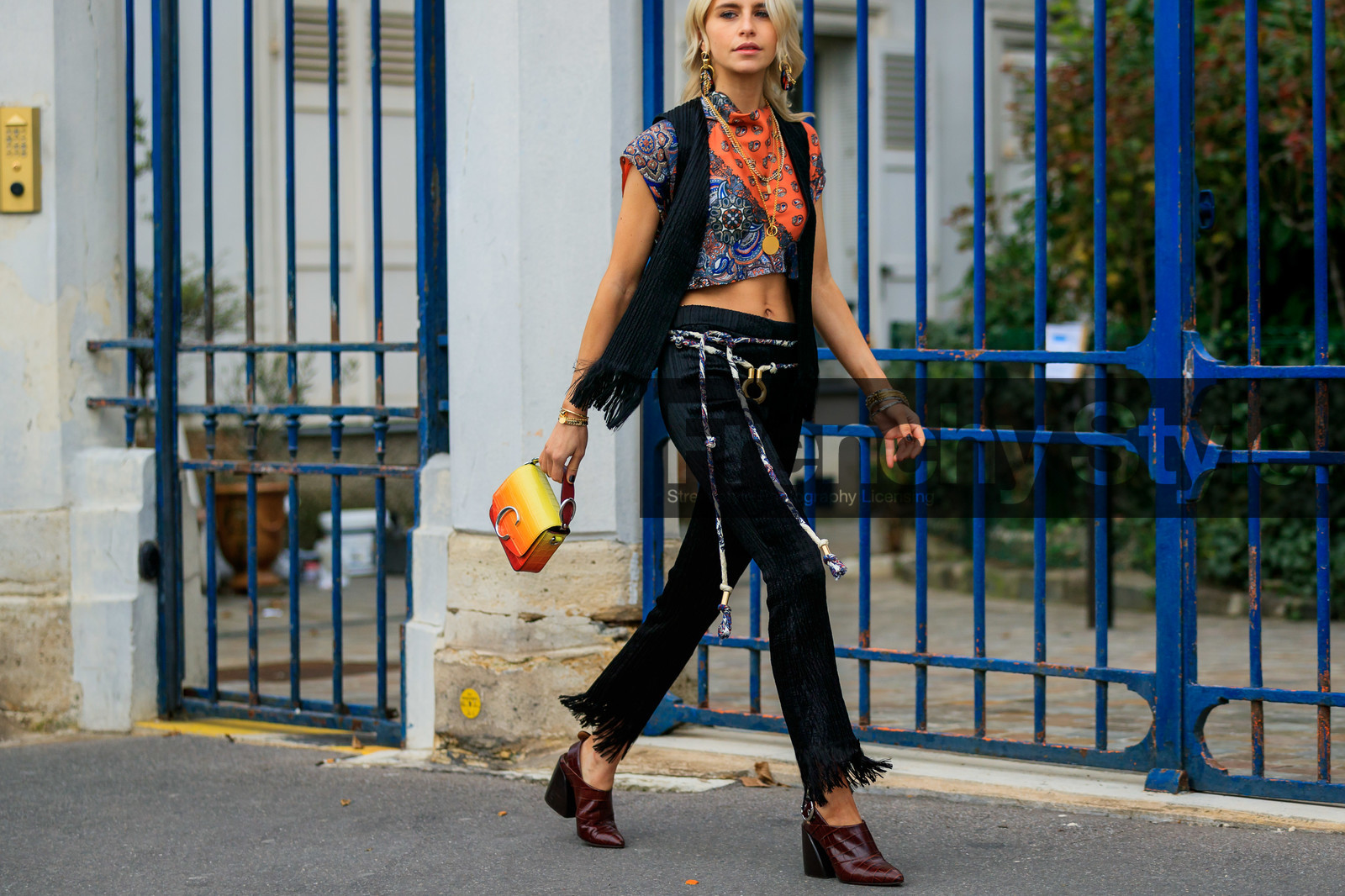 black jacket, black pants, blue denim, bordeaux, bracelet, burgundy, caro daur, chloé, denim pants, earrings, graphic top, high heels, jeans, leather bag, leather shoes, orange bag, orange top, printed top, red bag, red shoes, sleeveless, trousers, vest, white belt, yellow bag, PARIS, PFW, street style, jonathan paciullo, FW, frenchystyle, fashion week, AUTUMN WINTER 2019-2020, AW 19-20, FALL WINTER 2019-2020, FW 19-20, horizontal, atmosphere details, detail
