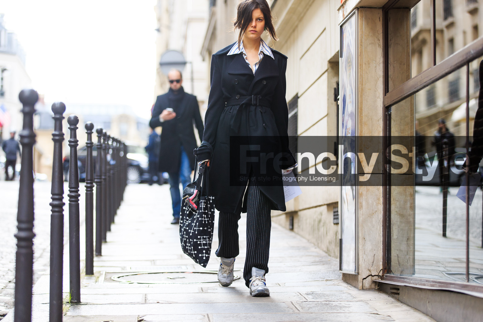 atmosphere details, AUTUMN WINTER 2016-2017, AW 16-17, belted coat, black bag, black coat, black jacket, blazer, FALL WINTER 2016-2017, fashion week, frenchystyle, full length, FW, FW 16-17, graphic pants, grey pants, grey sneakers, horizontal, jonathan paciullo, PARIS, PFW, printed bag, printed pants, street style, striped pants, tote bag, trench coat, trousers