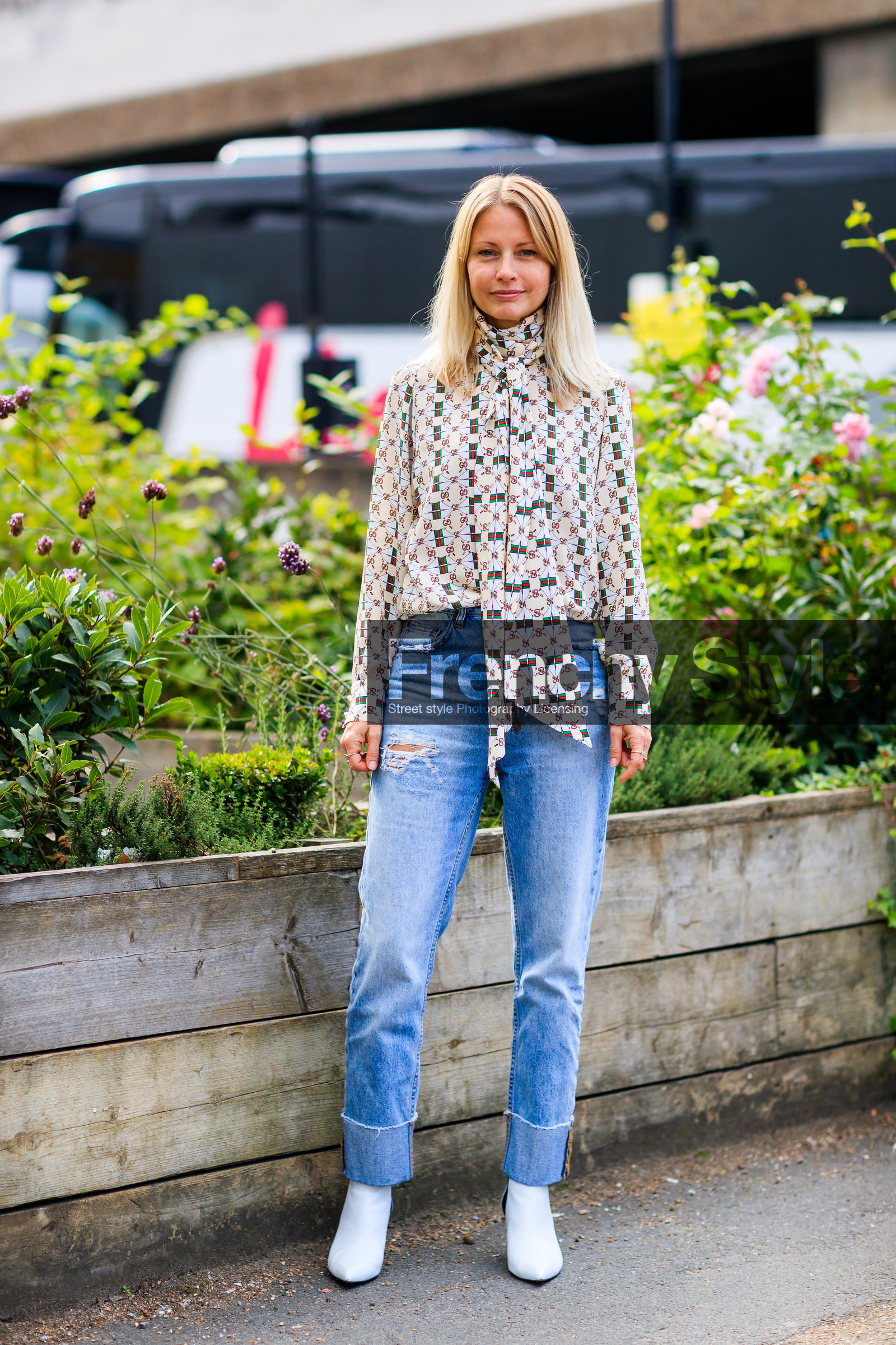 beige shirt, blue denim, denim pants, fashion week, frenchystyle, full length, FW, graphic shirt, high heels, holli rogers, jeans, jonathan paciullo, leather shoes, LFW, LONDON, printed shirt, SPRING SUMMER 2018, SS 18, street style, trousers, vertical, white boots