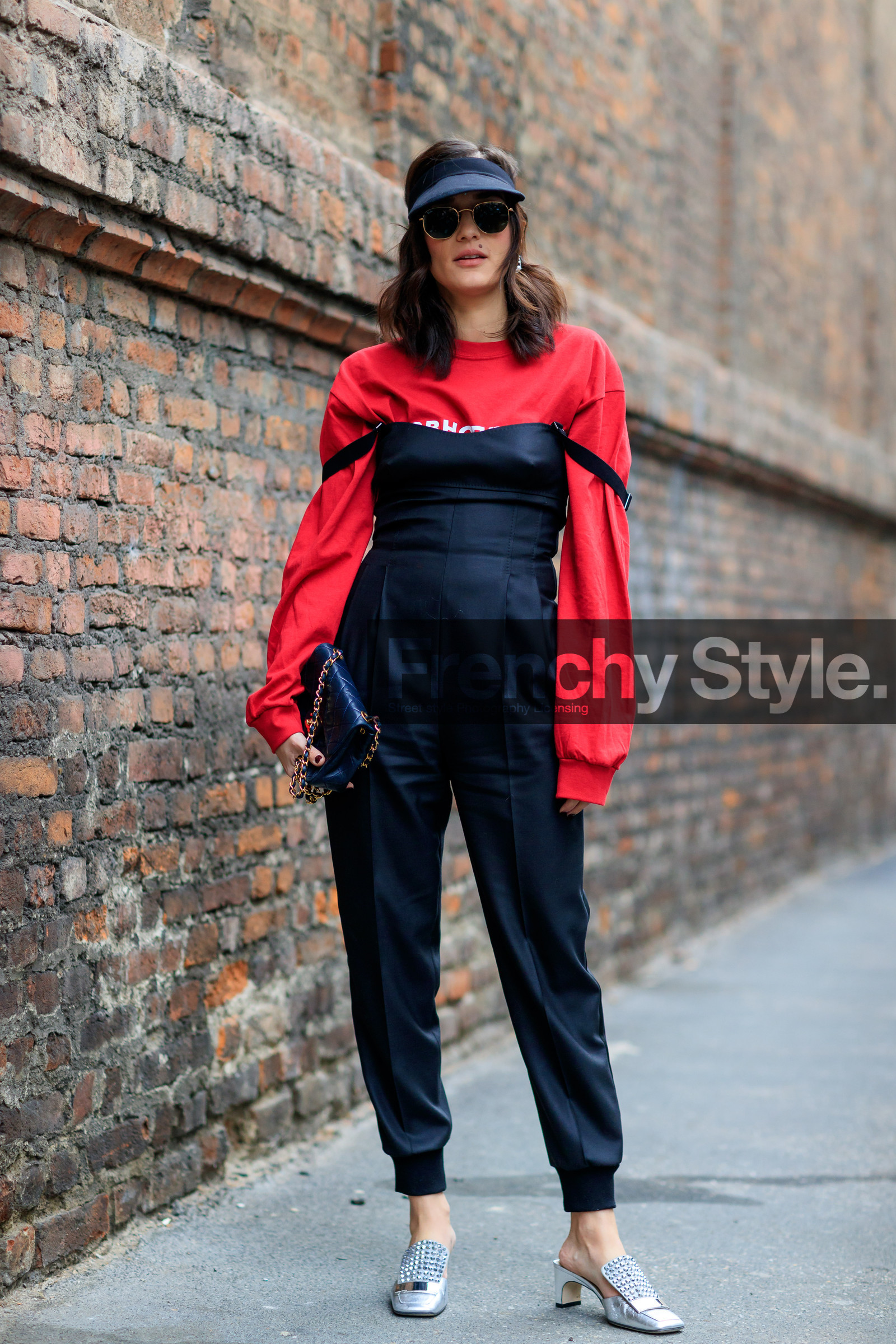 AUTUMN WINTER 2017-2018, AW 17-18, black bag, black cap, black jumpsuit, chanel handbag, eleonora carisi, FALL WINTER 2017-2018, fashion week, frenchystyle, full length, FW, FW 17-18, high heels, jonathan paciullo, leather bag, leather shoes, MFW, MILAN, red sweater, shiny shoes, silver shoes, street style, sunglasses, timeless bag, trousers, vertical