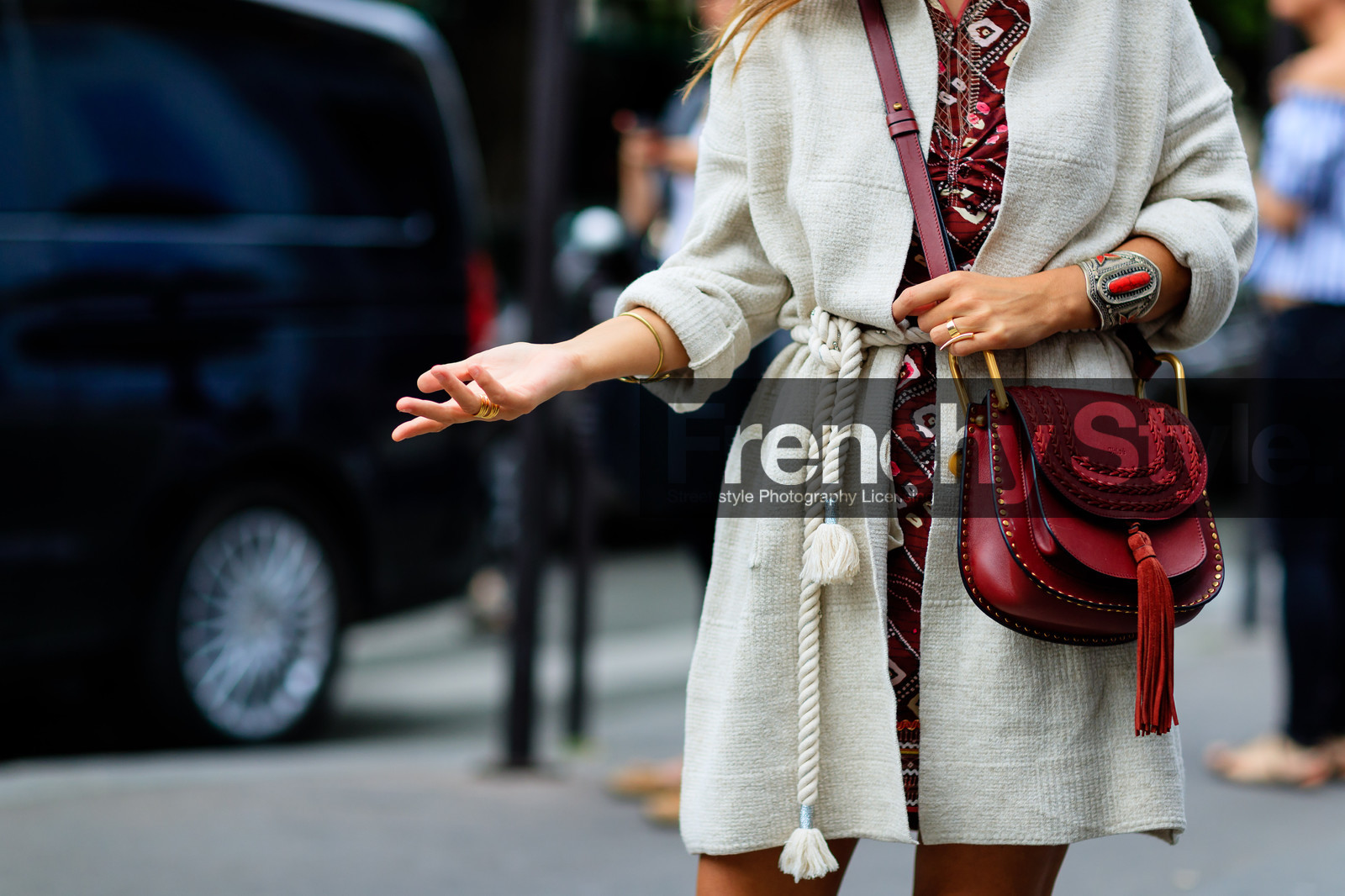 atmosphere details, AUTUMN WINTER 2016-2017, AW 16-17, beige coat, beige jacket, belted coat, bracelet, chloe, detail, FALL WINTER 2016-2017, fashion week, frenchystyle, fringes, FW, FW 16-17, HAUTE COUTURE, horizontal, jonathan paciullo, leather bag, MENSWEAR, PARIS, PFW, pompons, printed dress, red bag, red dress, rope belt, sara escudero, street style