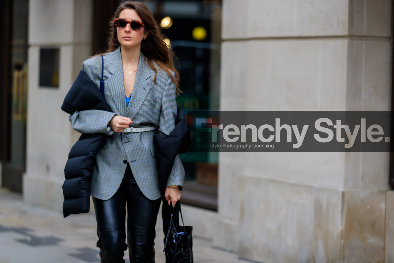 black bag, black jacket, black pants, blazer, down jacket, grey jacket, issey miyake, leather bag, leather belt, leather pants, sleeveless, sunglasses, trousers, white belt, street style, jonathan paciullo, FW, frenchystyle, fashion week, LFW, LONDON, AUTUMN WINTER 2018-2019, AW 18-19, FALL WINTER 2018-2019, FW 18-19, horizontal, atmosphere details, detail