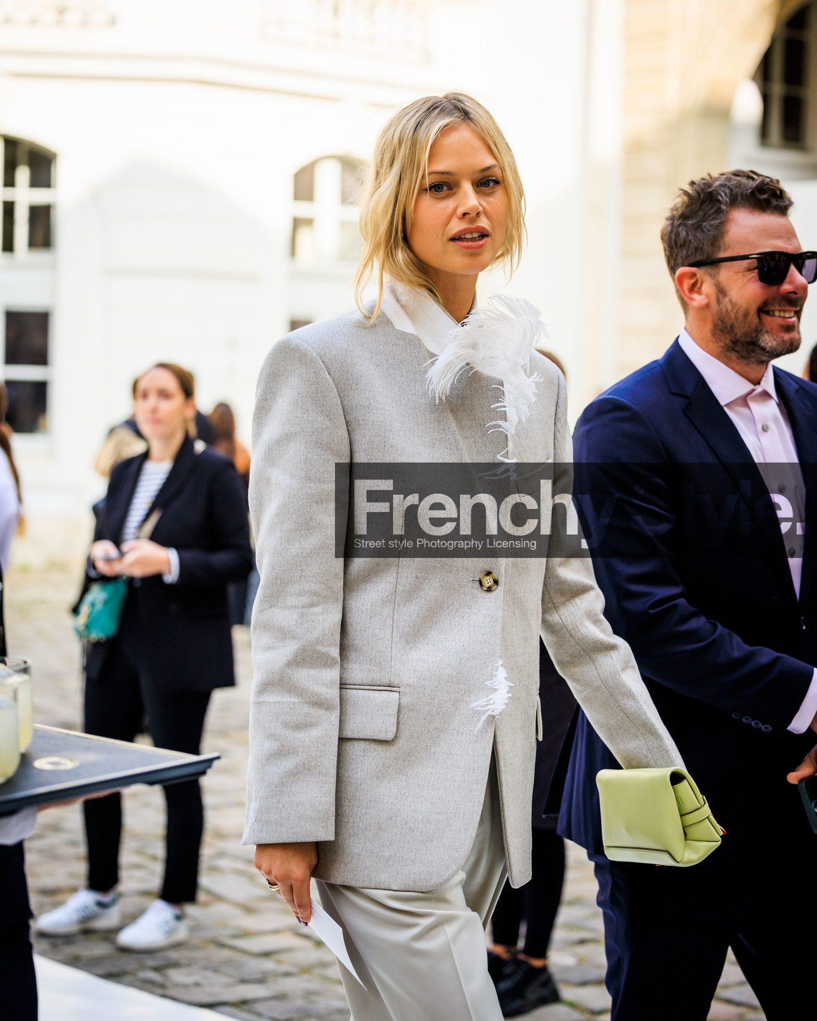 PARIS, PFW, fashion week, frenchystyle, FW, jonathan paciullo, street style, SPRING SUMMER 2024, SS 24, vertical, atmosphere details, detail