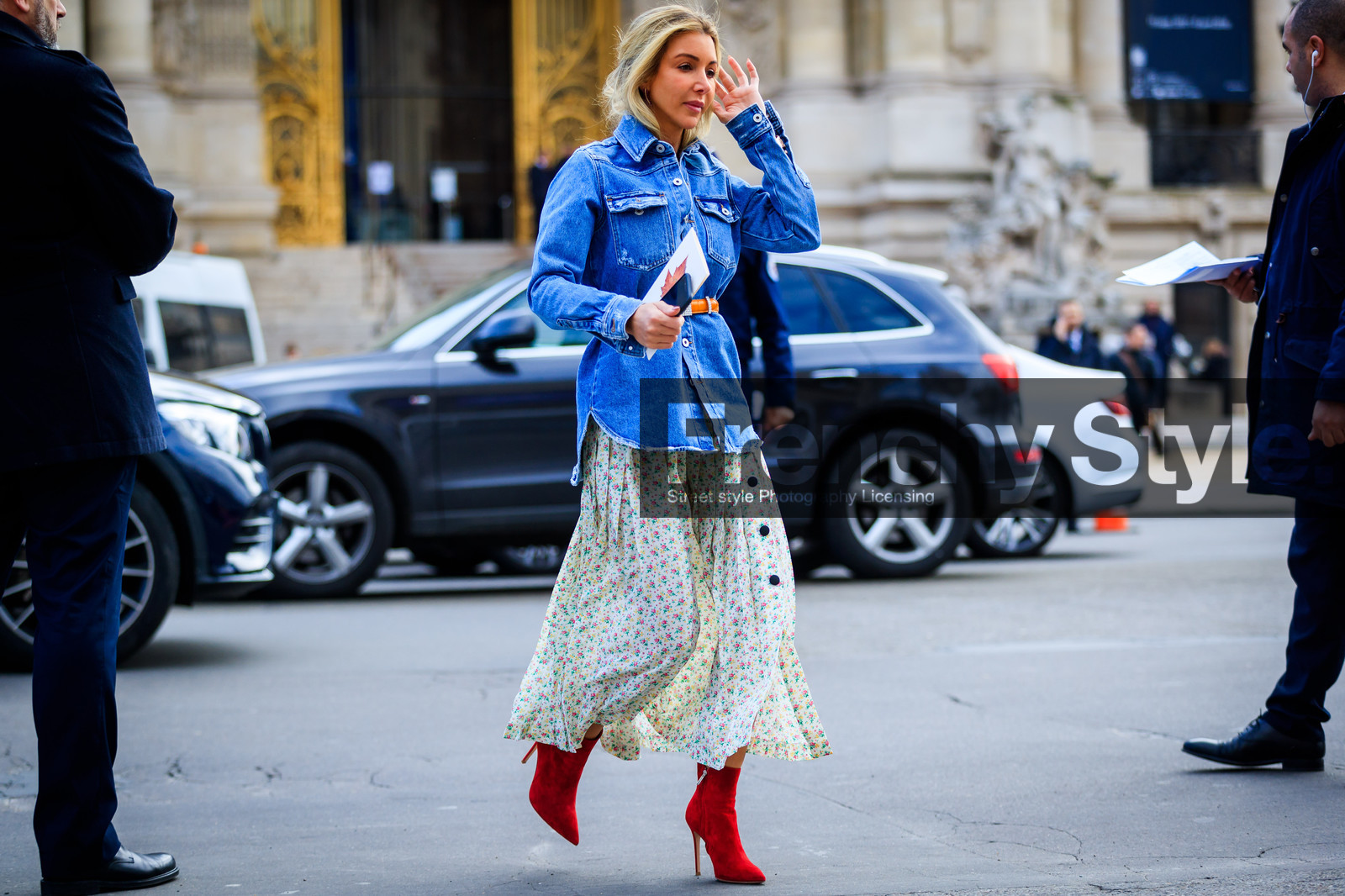 blue denim, denim shirt, floral, flowers, high heels, leather shoes, pleated skirt, printed skirt, red boots, white skirt, street style, jonathan paciullo, FW, frenchystyle, fashion week, PFW, PARIS, AUTUMN WINTER 2018-2019, FALL WINTER 2018-2019, FW 18-19, horizontal, atmosphere details, full length