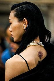 black sunglasses, black jacket, buttoned jacket, hermes bag, logo bag, leather bafg, hermes, dark jeans, pearl ring, white scarf, printed scarf, ginger hair, model, street style, jonathan paciullo, FW, frenchystyle, fashion week, AUTUMN WINTER 2022-2023, FALL WINTER 2022_2023, FW 22-23, PARIS, PFW, vertical, detail