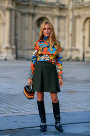 blanca miro scrimieri, floral printed top, high collar top, orange top, camel top, light blue top, tight top, kaki skirt, woolen skirt, mini skirt, high boots, flat boots, black leather boots, silvered boots, studs boots, hand bag, animal skin bag, straw bag, orange bag, brown bag, louis vuitton bag, louis vuitton skirt, louis vuitton top, louis vuitton boots, louis vuitton total look, PARIS, PFW, SPRING SUMMER 2020, SS 20, fashion week, frenchystyle, FW, jonathan paciullo, street style, vertical, full length