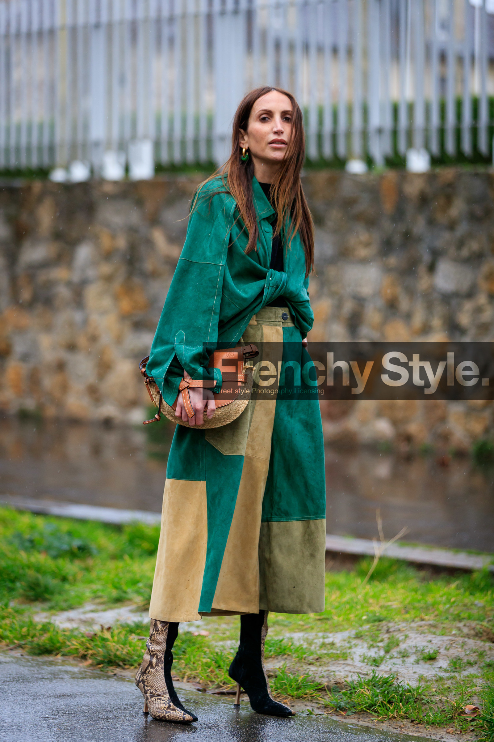 animal print, bicolor, camel bag, chloe loulou de saison, céline, earrings, graphic skirt, green shirt, green skirt, high heels, leather bag, leather shirt, leather shoes, loewe, printed skirt, snake print, suede skirt, PARIS, PFW, street style, jonathan paciullo, FW, frenchystyle, fashion week, AUTUMN WINTER 2019-2020, AW 19-20, FALL WINTER 2019-2020, FW 19-20, vertical, full length